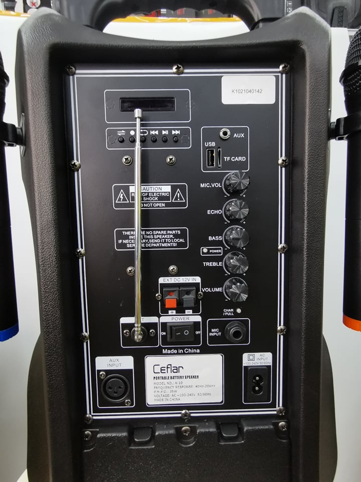 CEflar รุ่น M-1543 (K10) 15 นิ้ว บลูทูธ USB XLR และมีช่องเสียบไมค์สาย และมีไมค์ลอย 2 ตัว มีแบบเตอรี่ในตัว แอมป์ในตัว P.M.P.O. 10000W