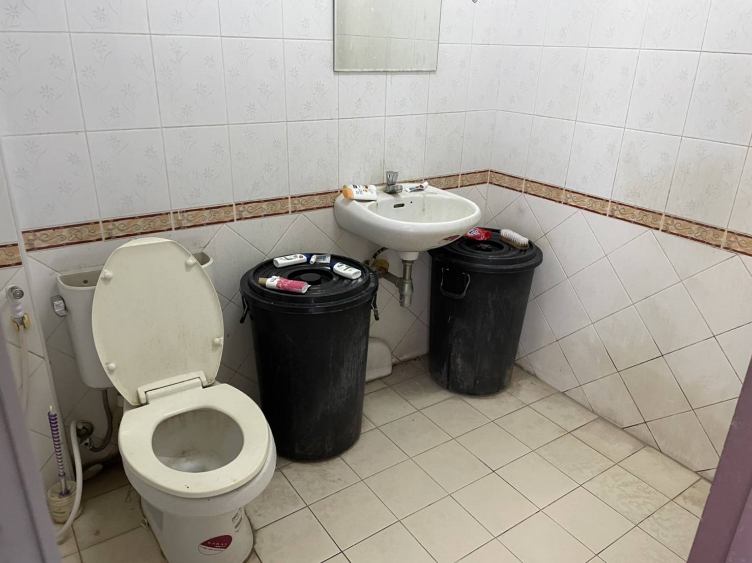 For Sales : Phuket Town Commercial Builing, 3 Bedrooms 3 Bathrooms, 17 Sqw.