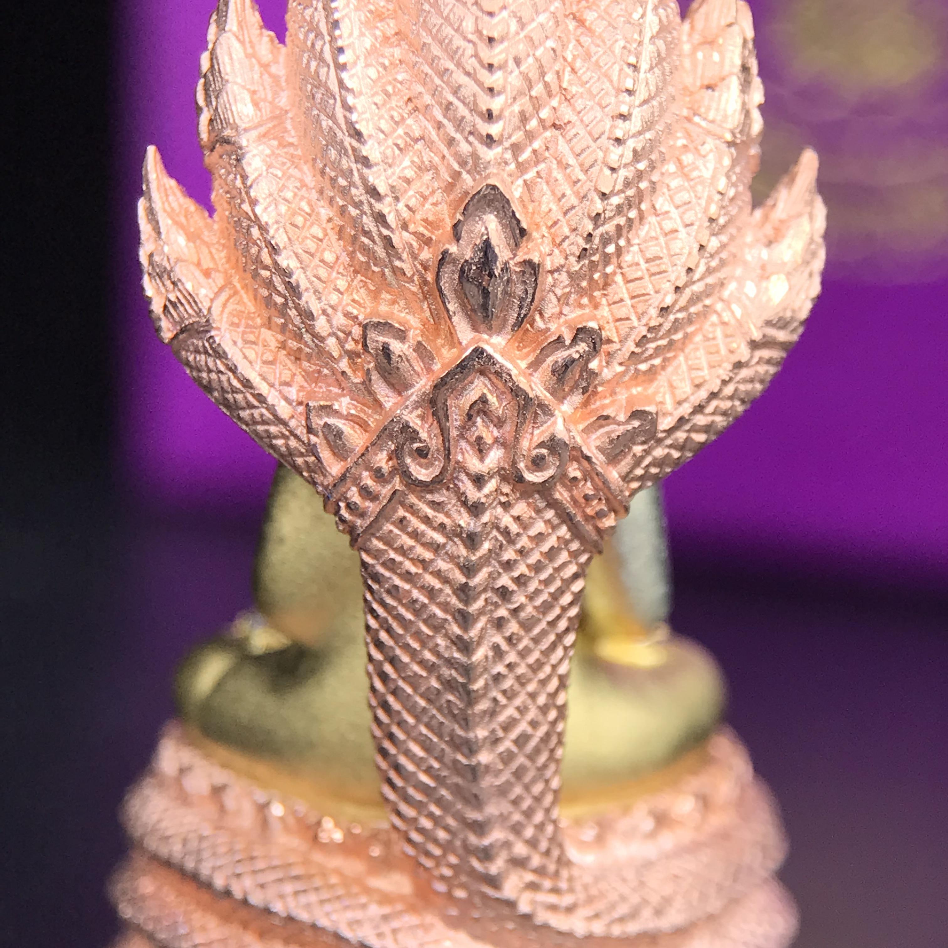 พระนาคปรก สธ. รุ่นสร้างพระอุโบสถเฉลิมพระเกียรติ 4 รอบ 84 พรรษา สมเด็จพระเทพรัตนราชสุดาฯ วัดบวรนิเวศวิหาร ปี 2543 พิมพ์ใหญ่ เนื้อเงินบริสุทธิ์ ชุบสามกษัตริย์แบบพ่นทรายขัดเงาบางส่วน(สภาพ สวย )พิธีใหญ่ พุทธศิลป์งดงาม หายาก (1 ใน 1999 องค์)