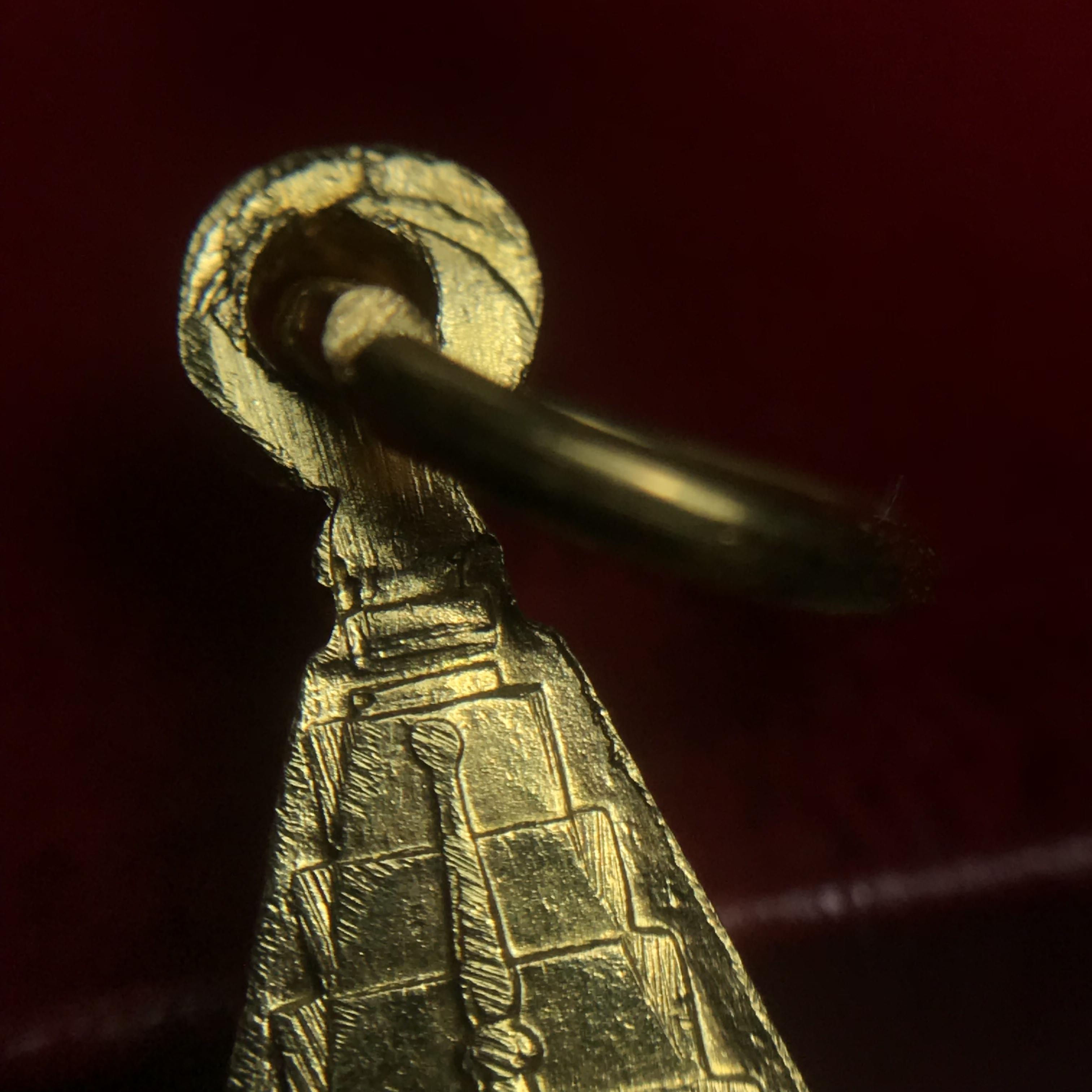 เหรียญพระชัยหลังช้าง ภปร. ปี2530 เนื้อทองคำ พิมพ์ใหญ่ 15กรัม(หนักหนึ่งบาท) พิธีใหญ่ นิยม สภาพสวย กล่องบรรจุเดิมครบ หายากมาก