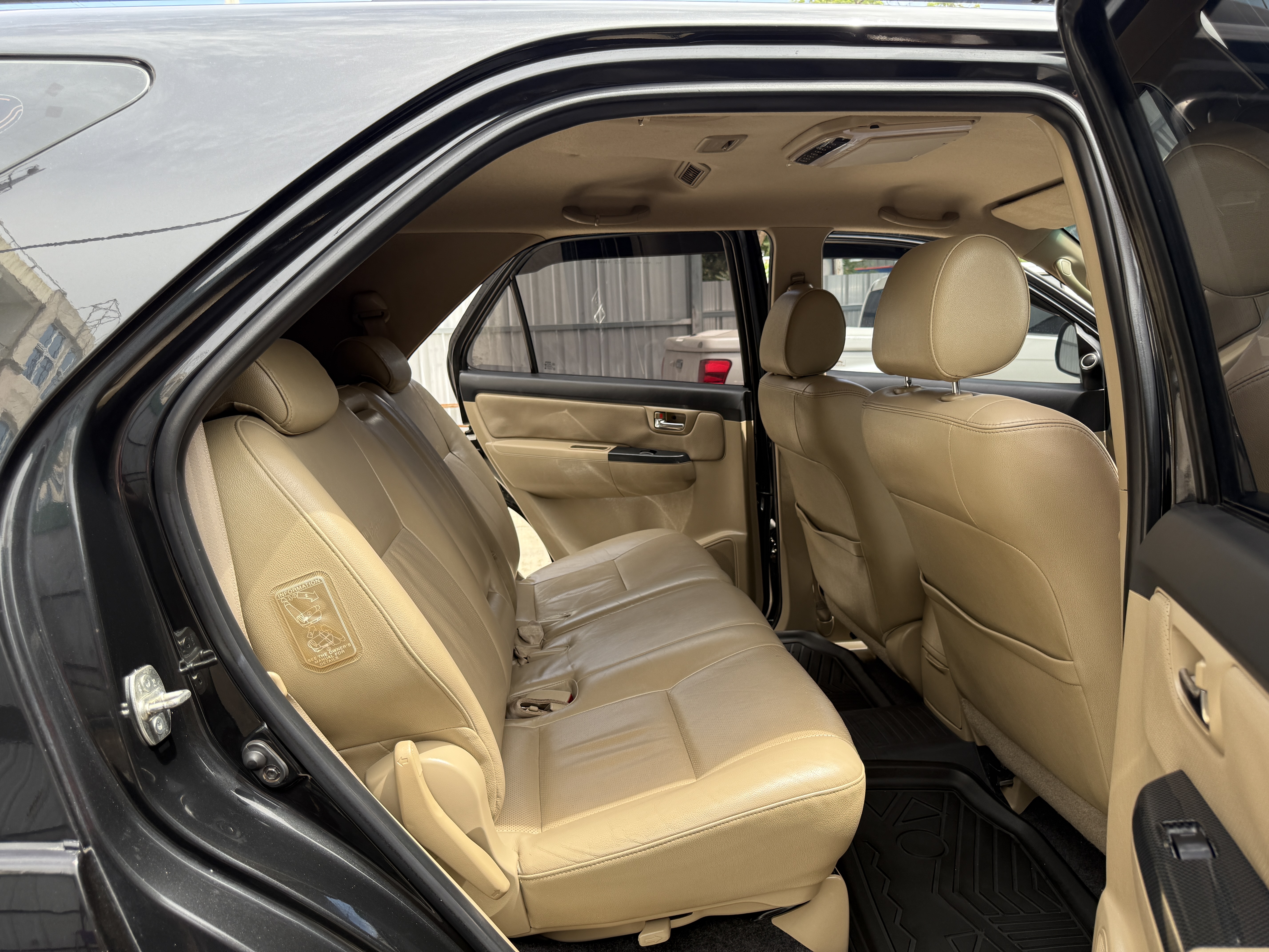 Toyota Fortuner Champ 3.0 V 4WD TRD Sportivo At 2012 ดำ