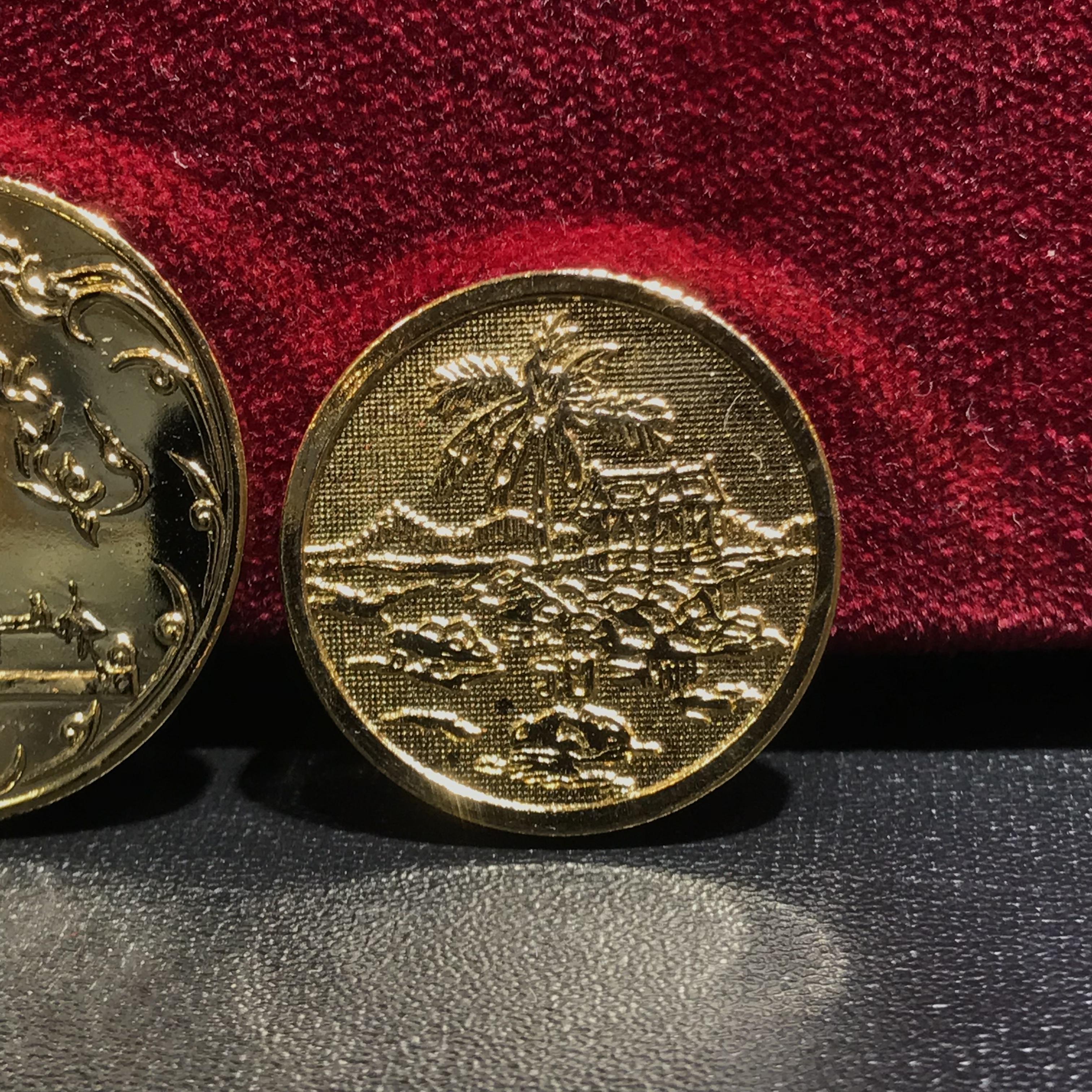 เหรียญที่ระลึกเฉลิมพระเกียรติ์ ฉลองสิริราชสมบัติ ครบ 50ปี รัชกาลที่9 ตรากาญจนาภิเษก สวนสยามทะเลกรุงเทพ จัดสร้าง ปี2539(ครบชุดพร้อมกล่องบรรจุเดิม)