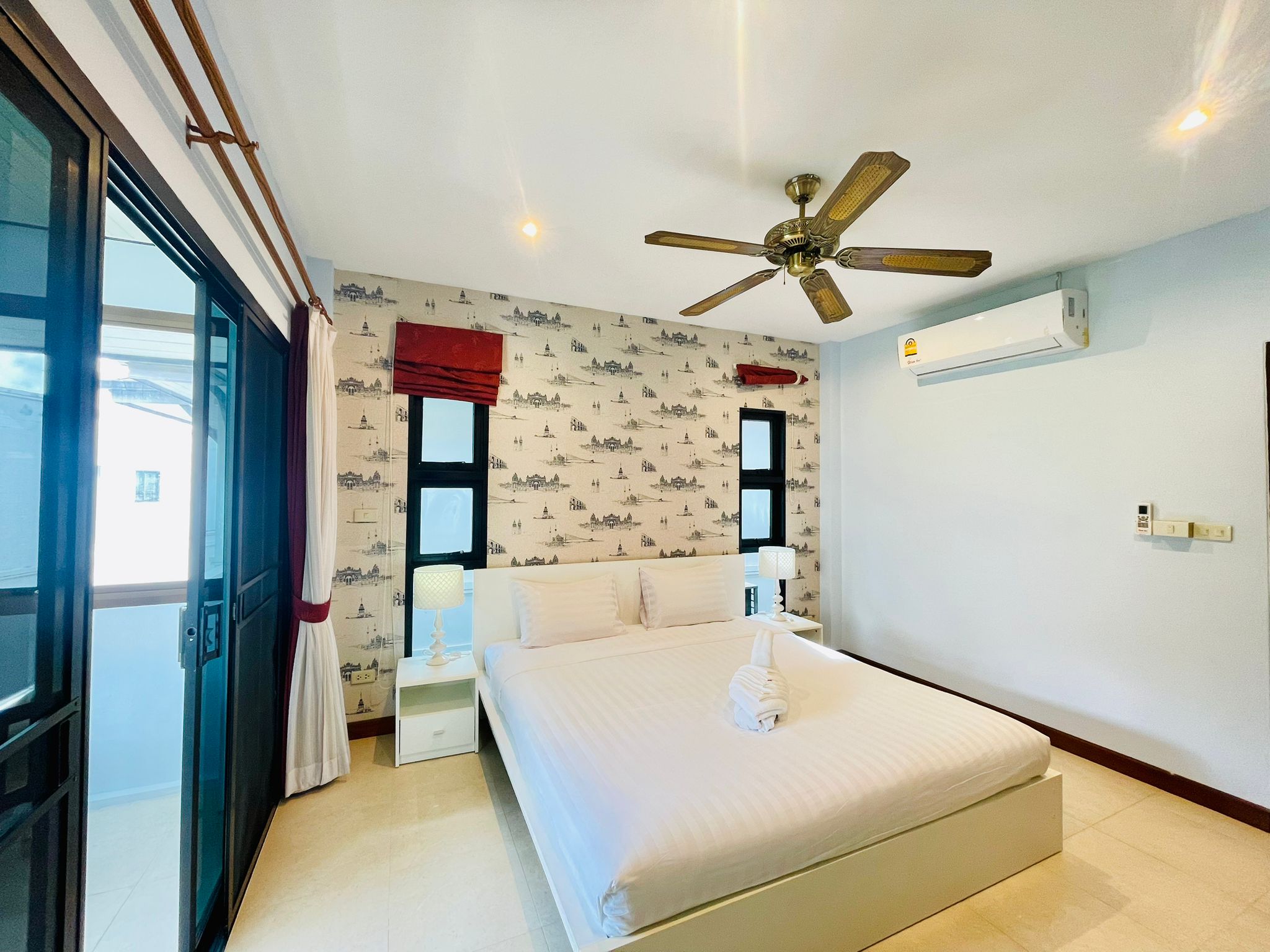 For Rent : Kata, 2-Storey Twin House, 3 bedrooms 3 bathrooms