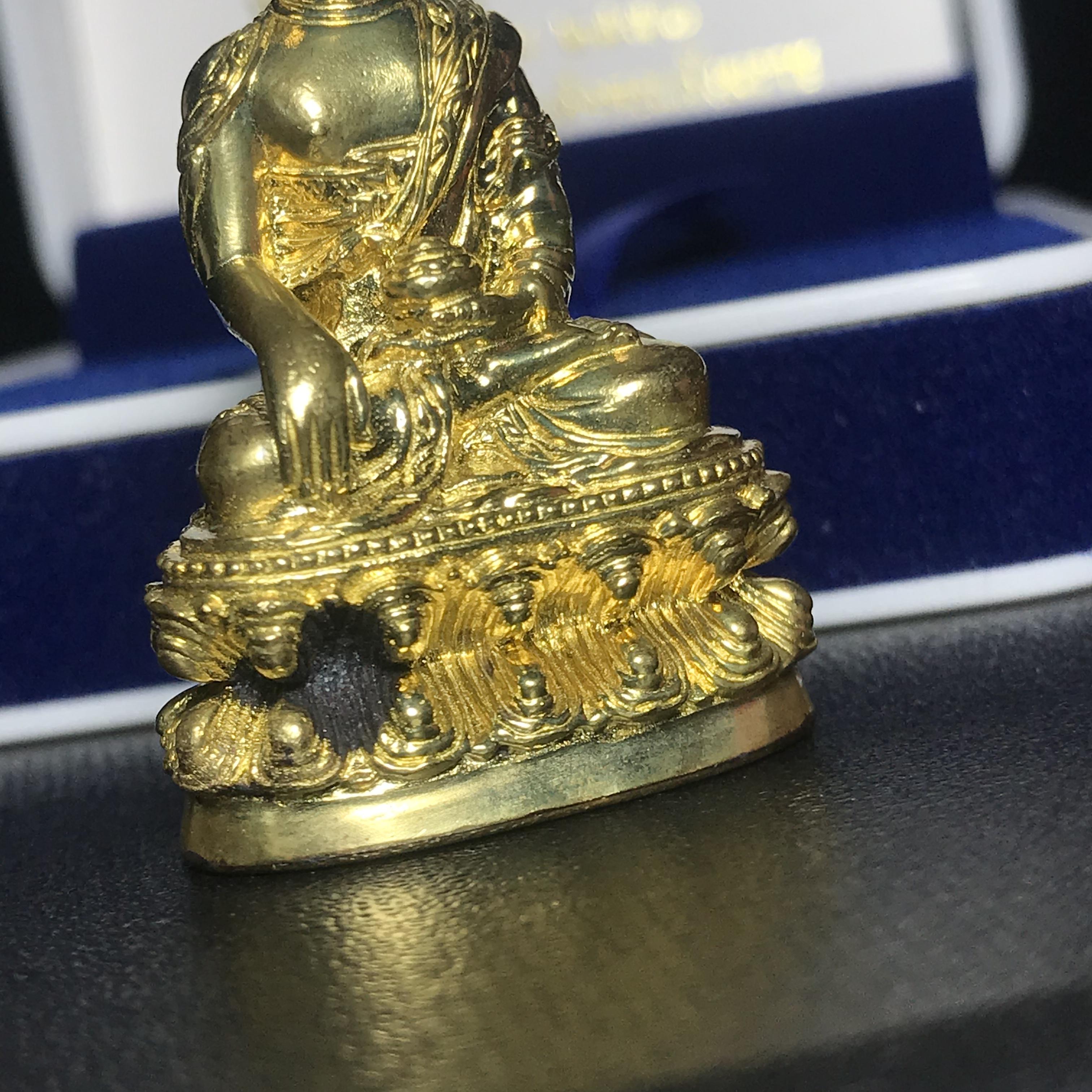 พระกริ่งคชวัตร รุ่น2(ฉลองพระชนมายุ 100 พรรษา)สมเด็จพระญาณสังวร สมเด็จพระสังฆราช วัดบวรนิเวศวิหาร ปี2556 เนื้อทองเหลือง (1ใน3999องค์) (บรรจุเส้นพระเกศา)