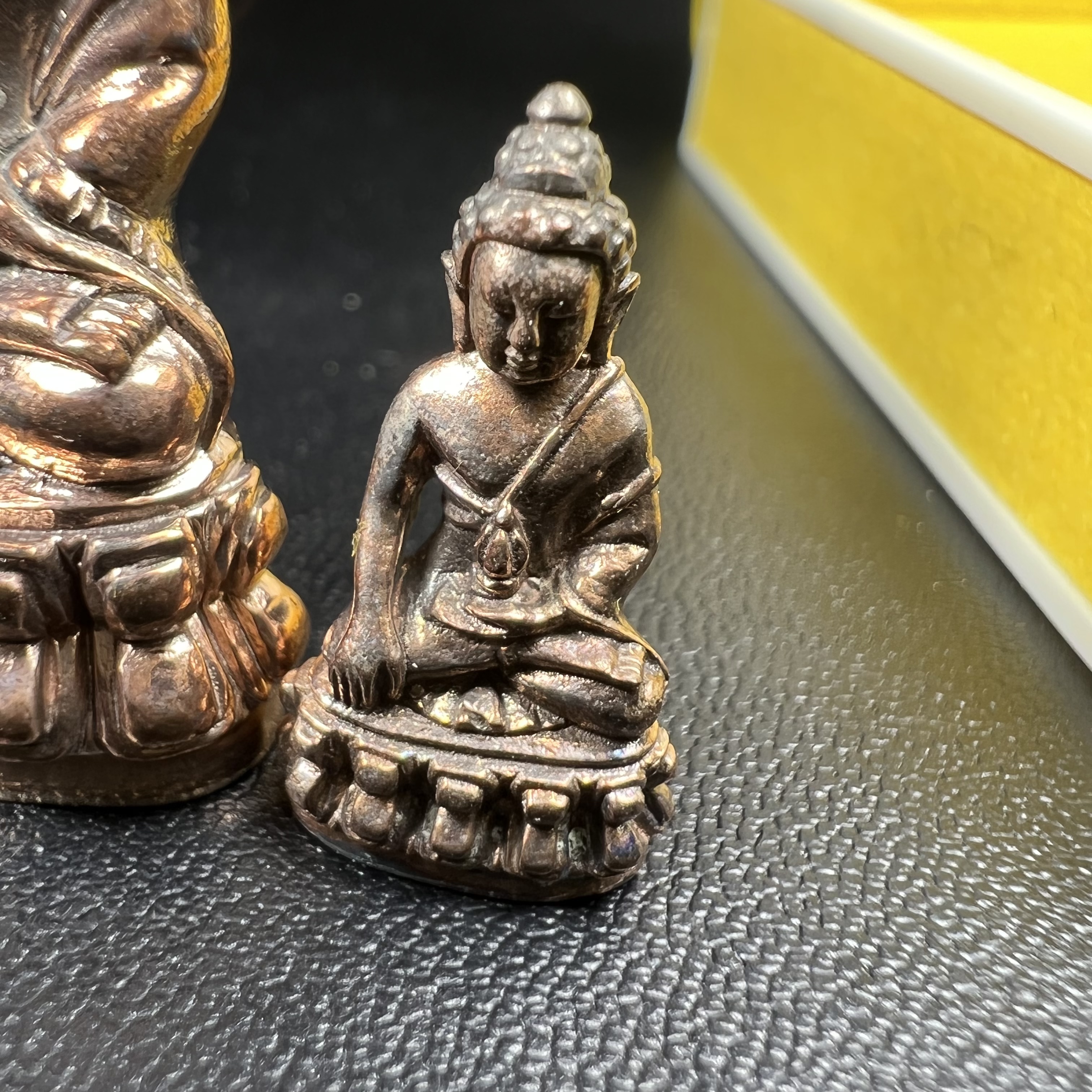 พระกริ่ง-พระชัยวัฒน์ ภ.ป.ร. มหามงคลทรงเจริญพระชนมพรรษา 80 พรรษาและ 90 ปี แห่งการสถาปนาจุฬาลงกรณ์มหาวิทยาลัย พิธีพุทธาภิเษก ณ วัดบวรนิเวศวิหาร ปี2550 เนื้อนวโลหะ(ทองชนวนพระกริ่งเป้งย้ง หลวงปู่โต๊ะวัดประดู่ฉิมพลี ทองชนวนกริ่งรุ่นเก่าที่สำคัญของวัดบวร)