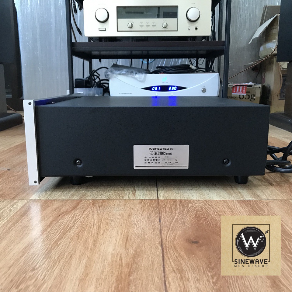 Pre Amp ยี่ห้อ Mcintosh รุ่น C40 (Made in USA) ไฟ 220Volts