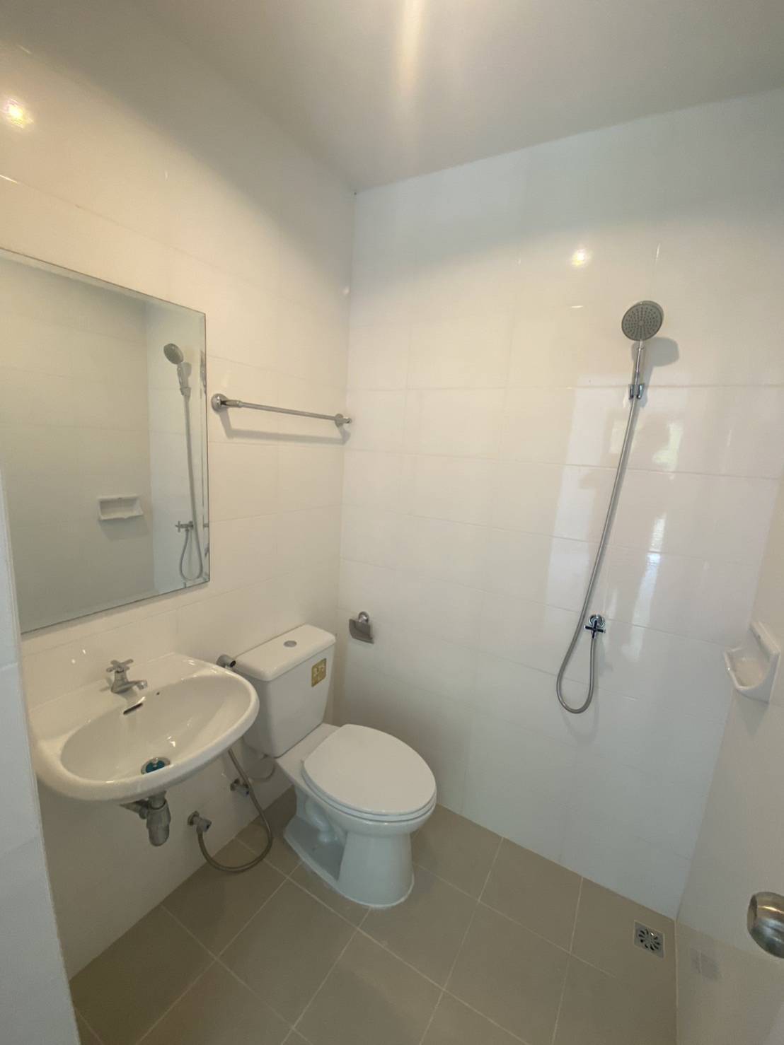 For Sales : Chaofah, 3-Storey Commercial Building, 3 Bedrooms 4 Bathrooms