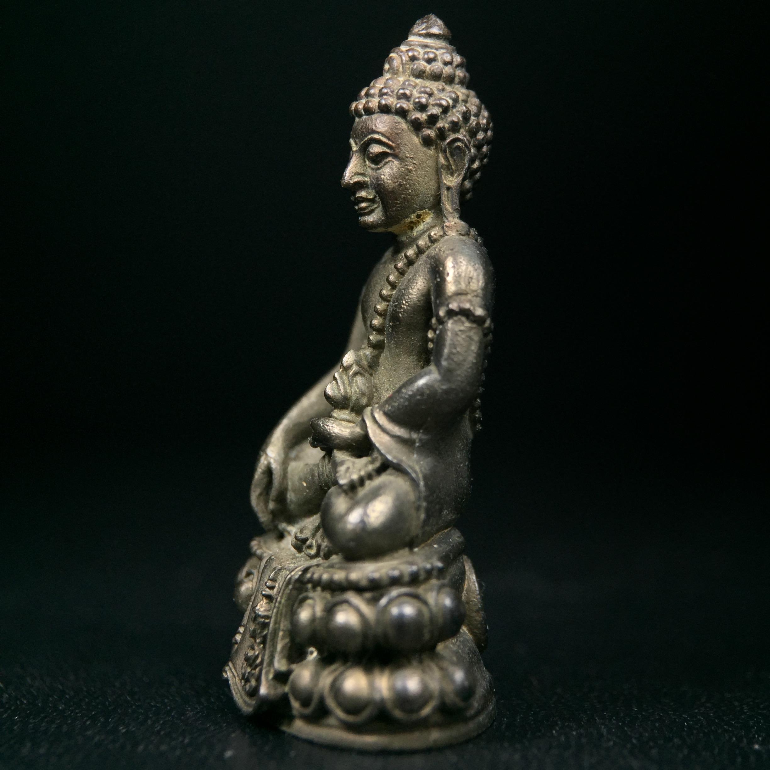 พระกริ่งศิรากาศ ภปร.(พระกริ่งคุ้มเกล้า)วัตถุมงคล"คุ้มเกล้าฯ" มูลนิธิ “คุ้มเกล้า” ในพระบรมราชูปถัมภ์ จัดสร้าง โรงพยาบาลภูมิพล เนื้อนวโลหะ(พิมพ์หน้าไทย)(ในหลวงรัชกาลที่9เสด็จเททอง)(พิธีใหญ่)(นิยม)