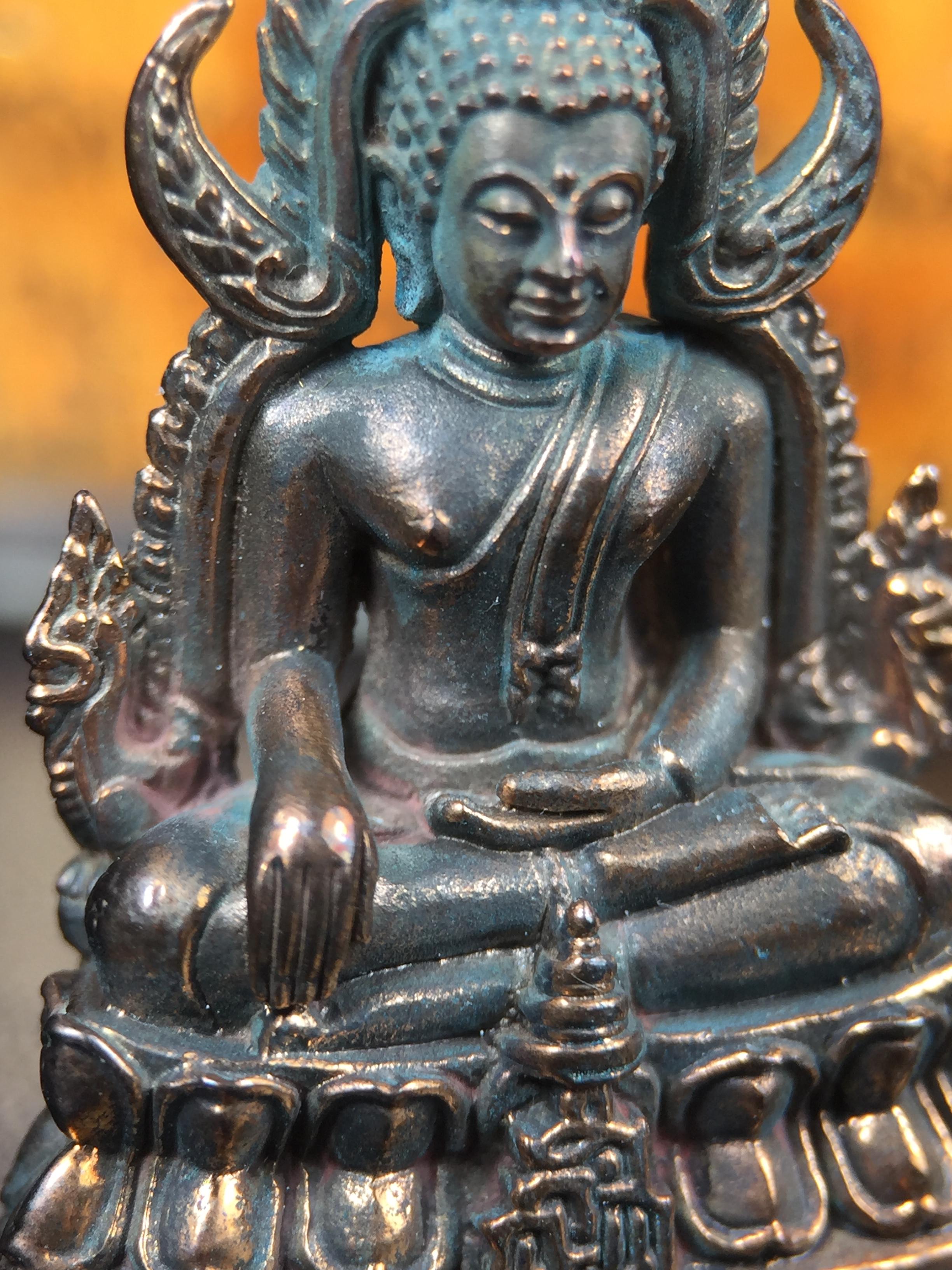 พระพุทธชินราช ญสส. วัดพระศรีมหาธาตุ จ.พิษณุโลก ปี2543 กริ่งชินราชเนื้อนวโลหะเต็มสูตร (ผสมทองคำ 2 บาท ต่อน้ำหนักเนื้อ 1 กิโลกรัม) พิธีใหญ่ รุ่นแรกและรุ่นเดียวที่ หลวงปู่หมุน ฐิตสีโล วัดบ้านจาน มาร่วมปลุกเสก(องค์หมายเลข 505 เลขสวย)(1 ใน 2543 องค์)นิยม