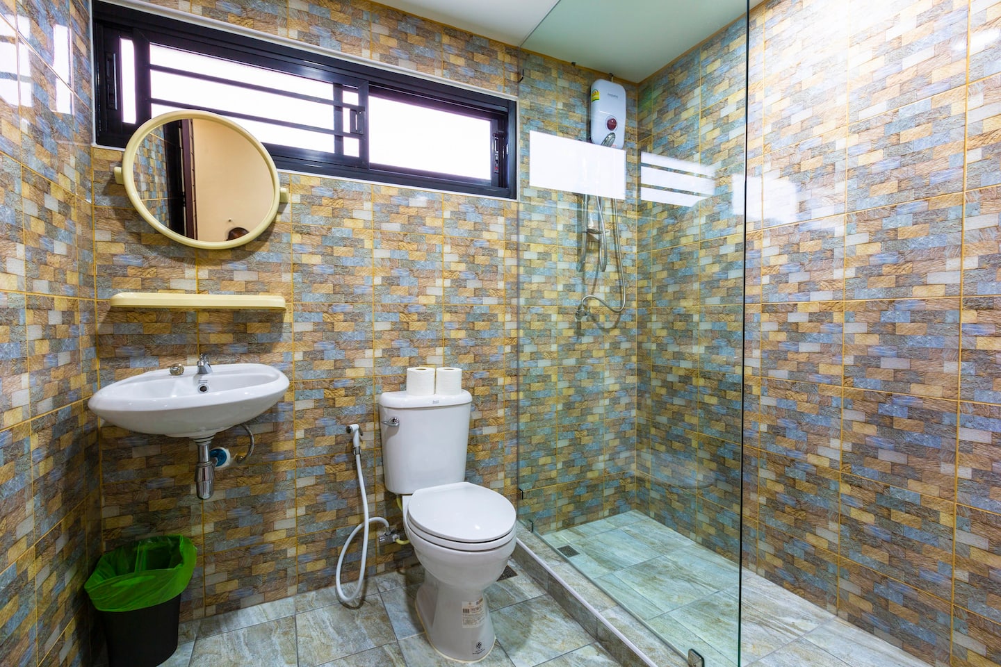 For Rent : Patong Town House 3 Story Sea View 3 bedrooms, 4.5 bathrooms.