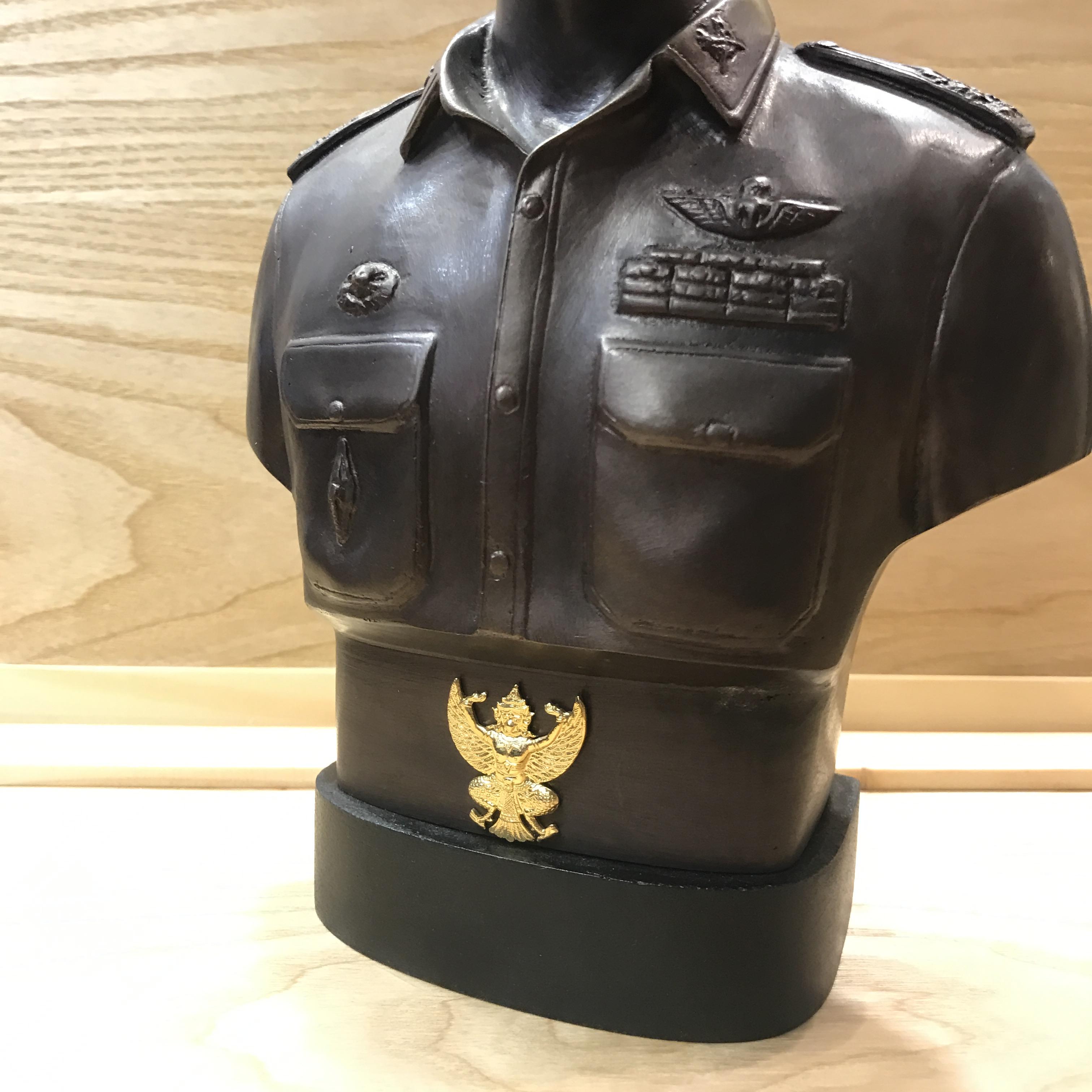 พระบรมรูปหล่อในหลวง ร.9 กรมราชองครักษ์ รุ่น 2 ปี 2539(นิยม)