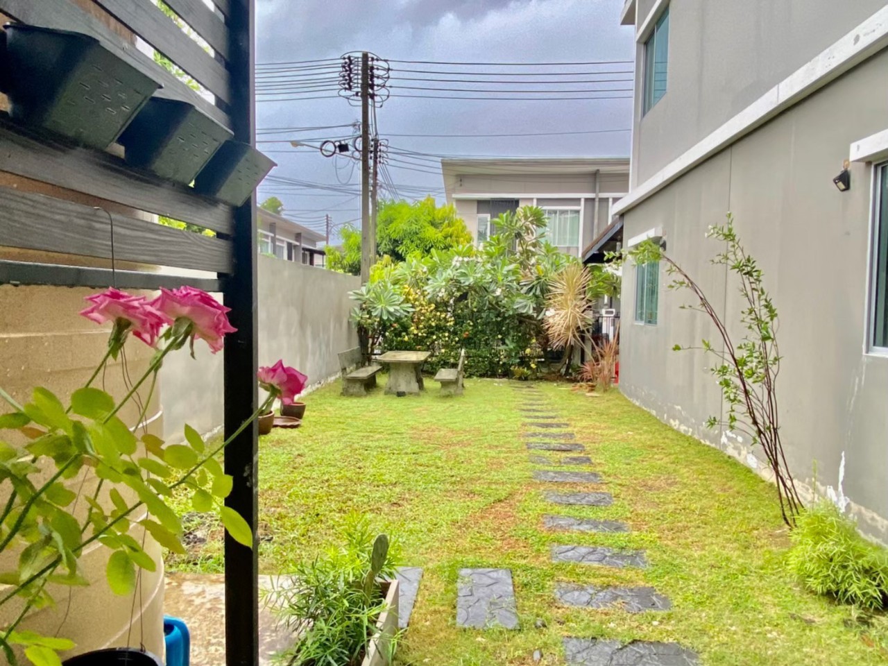 For Sales : Kohkaew, Townhouse style detached house, 3 Bedrooms, 2 Bathrooms