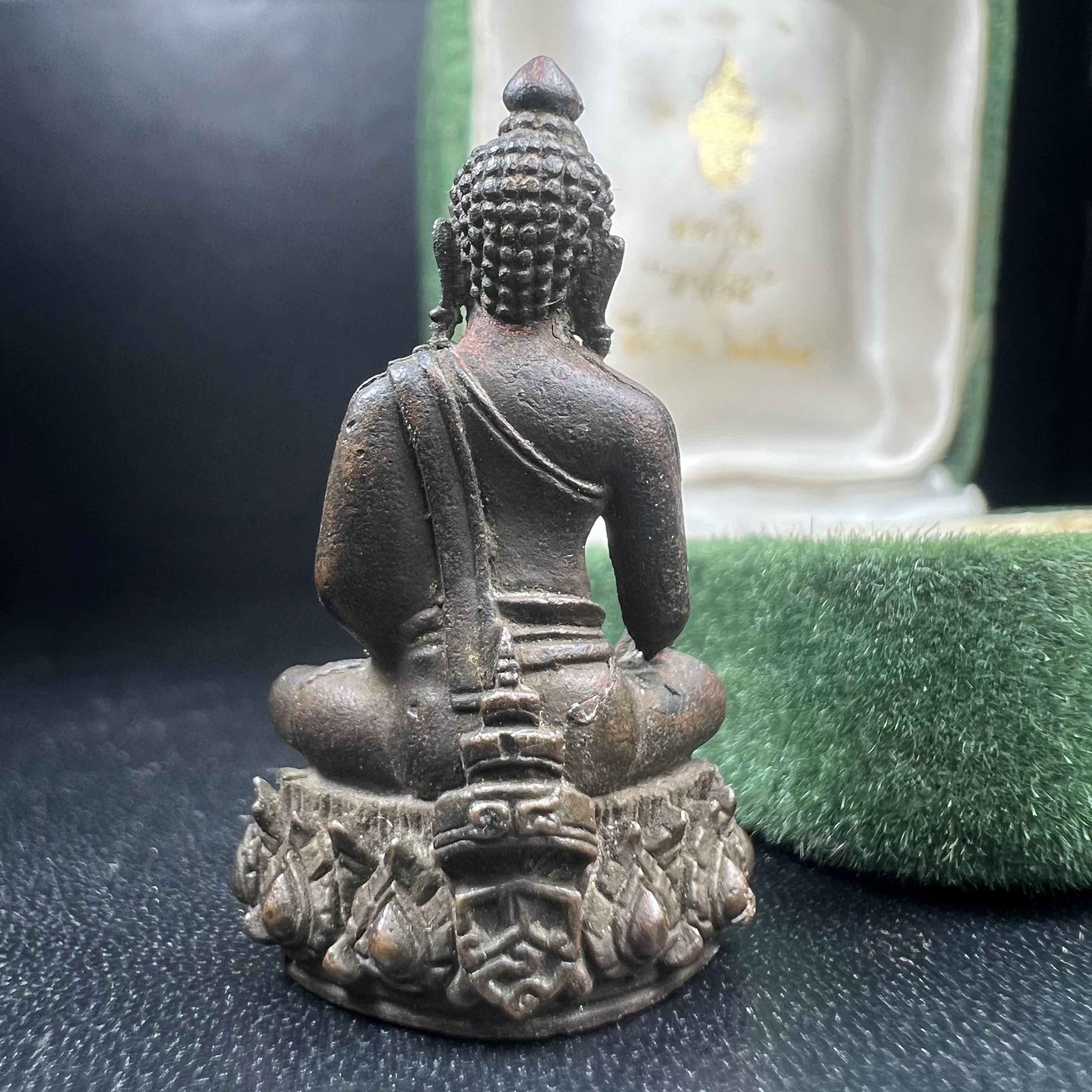 พระกริ่งวาสนา 80 พรรษา สมเด็จพระสังฆราช (วาสน์) วัดราชบพิธฯ ปี2521 เนื้อนวโลหะ(ตอกโค๊ตพระปิดตา) โดยมีหลวงปู่โต๊ะ วัดประดู่ฉิมพลีร่วมปลุกเสก พร้อมกล่องบรรจุเดิม(หายาก)