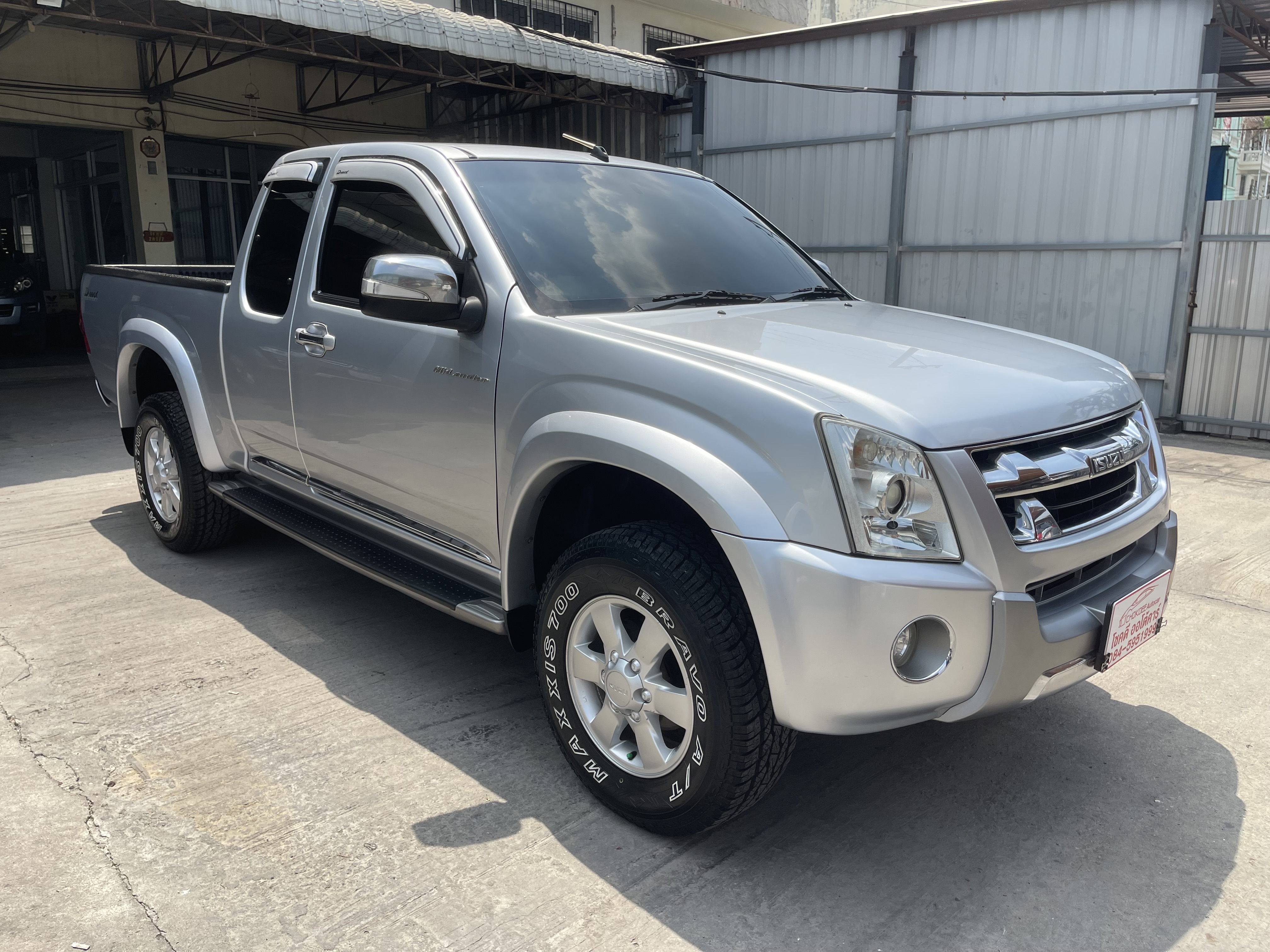 Isuzu Dmax Cab Hilander 2.5 Abs 2011 เงิน