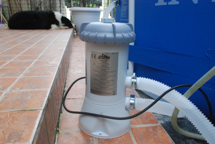 Intex 28200 สระขาตั้งกลม 10 ฟุต รุ่น Metal Frame สีน้ำเงิน