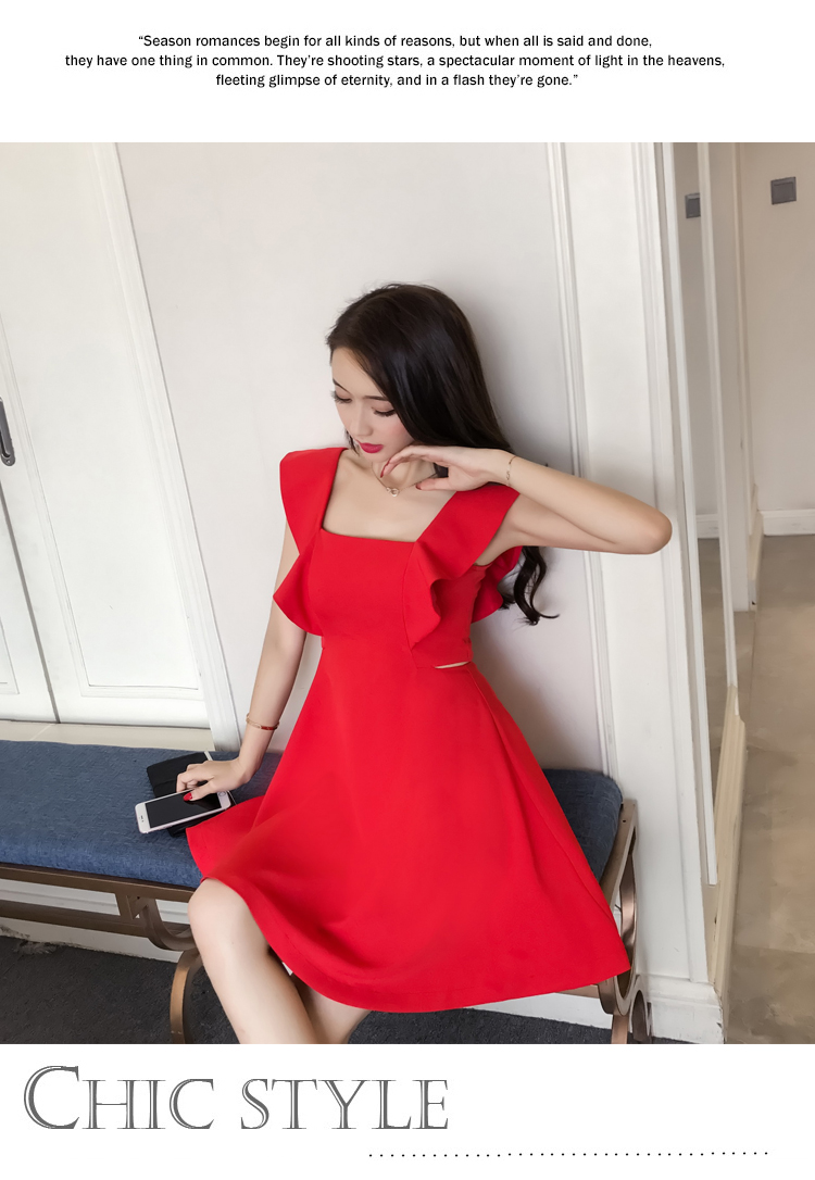 ชุดเดรสสั้นสีแดงผ้ายืดหนานุ่ม แขนระบายสวยๆ