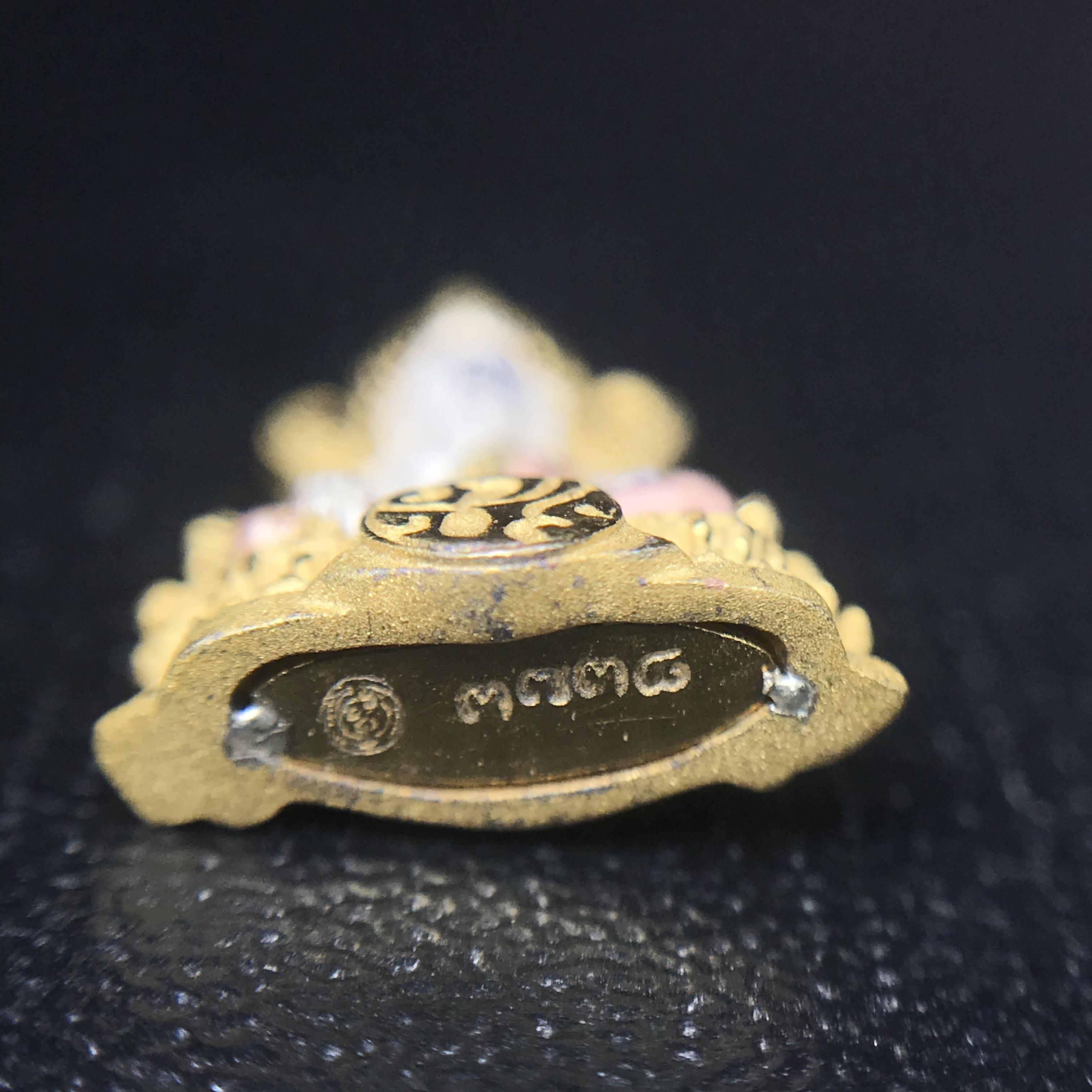 พระพุทธชินราช ภปร. โครงการ "เพราะแผ่นดินนี้ คือ แผ่นดินเกิด" ปี2548(รุ่นแรก) ลอยองค์ หน้าตัก 1/4 นิ้ว เนื้อเงินสามกษัตริย์(สภาพคัดสวย กล่องบรรจุเดิมครบ)