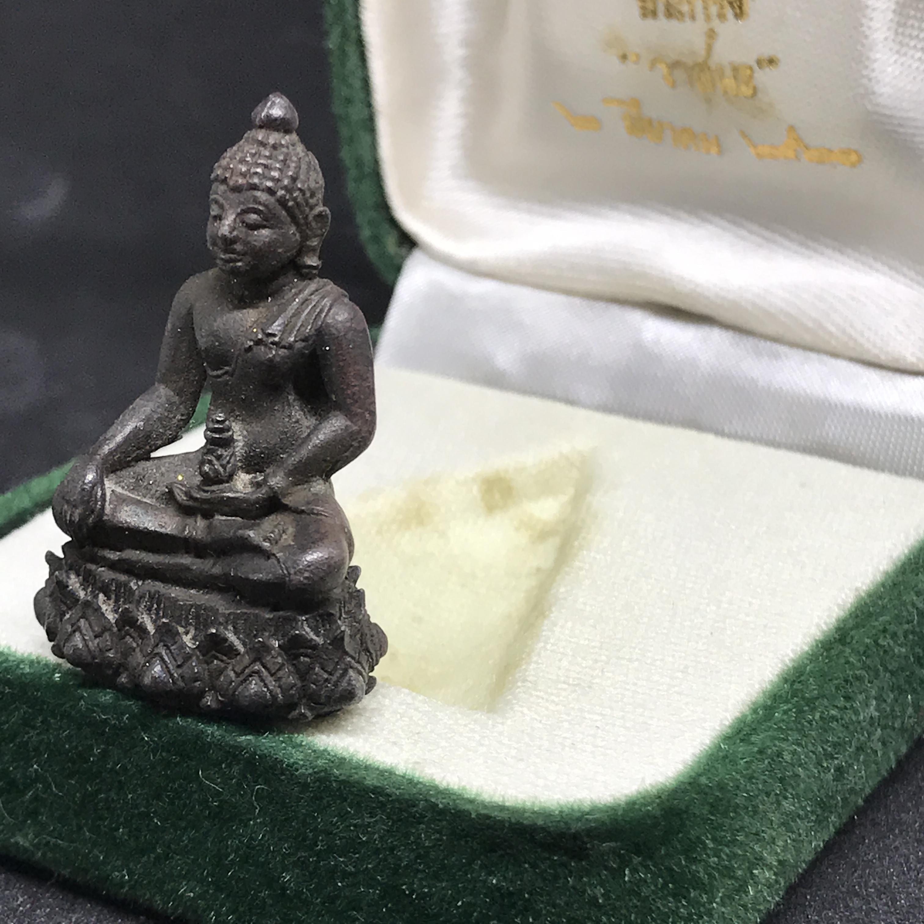 พระกริ่งวาสนา 80 พรรษา เนื้อนวโลหะ ปี2521 สมเด็จพระสังฆราชวาสน์ วาสโน วัดราชบพิธ