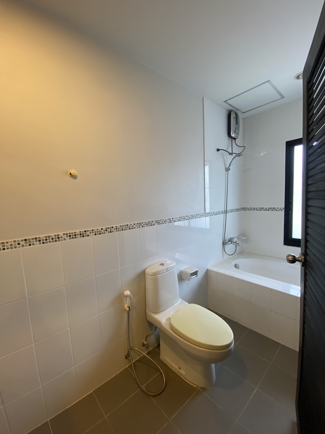 For Rent : Town home near Super Cheap Market, 3 Bedroom 3 Bathroom