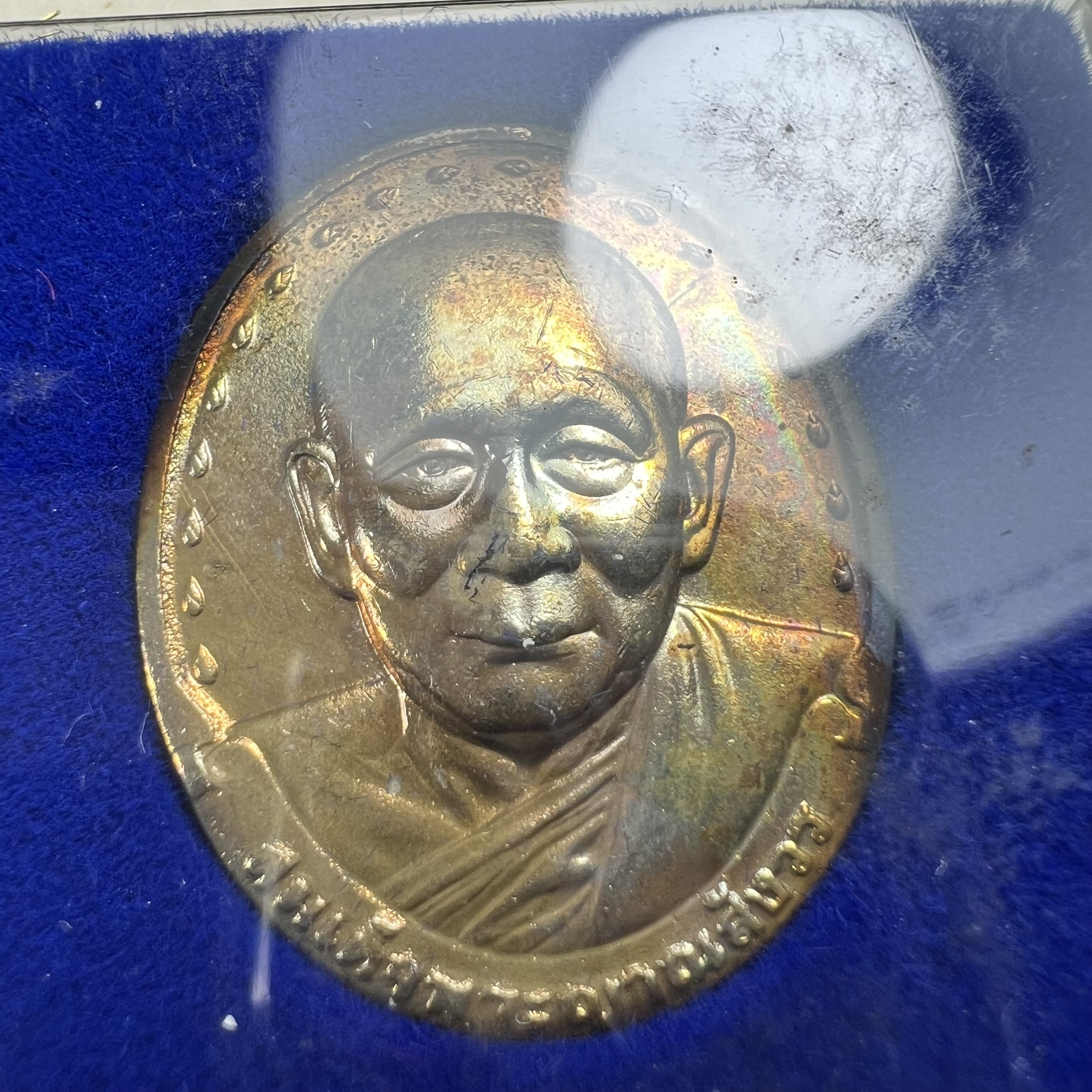 ชุดที่ระลึกครบ 84 ปี โรงพยาบาลจุฬาลงกรณ์ สภากาชาดไทย 30 พฤษภาคม พ.ศ.2541(ในหลวงรัชกาลที่9เสด็จในพิธี)พระดี พิธีใหญ่ มวลสารเส้นเกศาในหลวงรัชกาลที่ 9 ประกอบพิธีพุทธาภิเษกพร้อมกับพิธีพระกริ่งปวเรศ ปี2530 วัดบวรนิเวศและวัดพระแก้ว(แพ็คเดิมไม่เคยแกะเปิด)