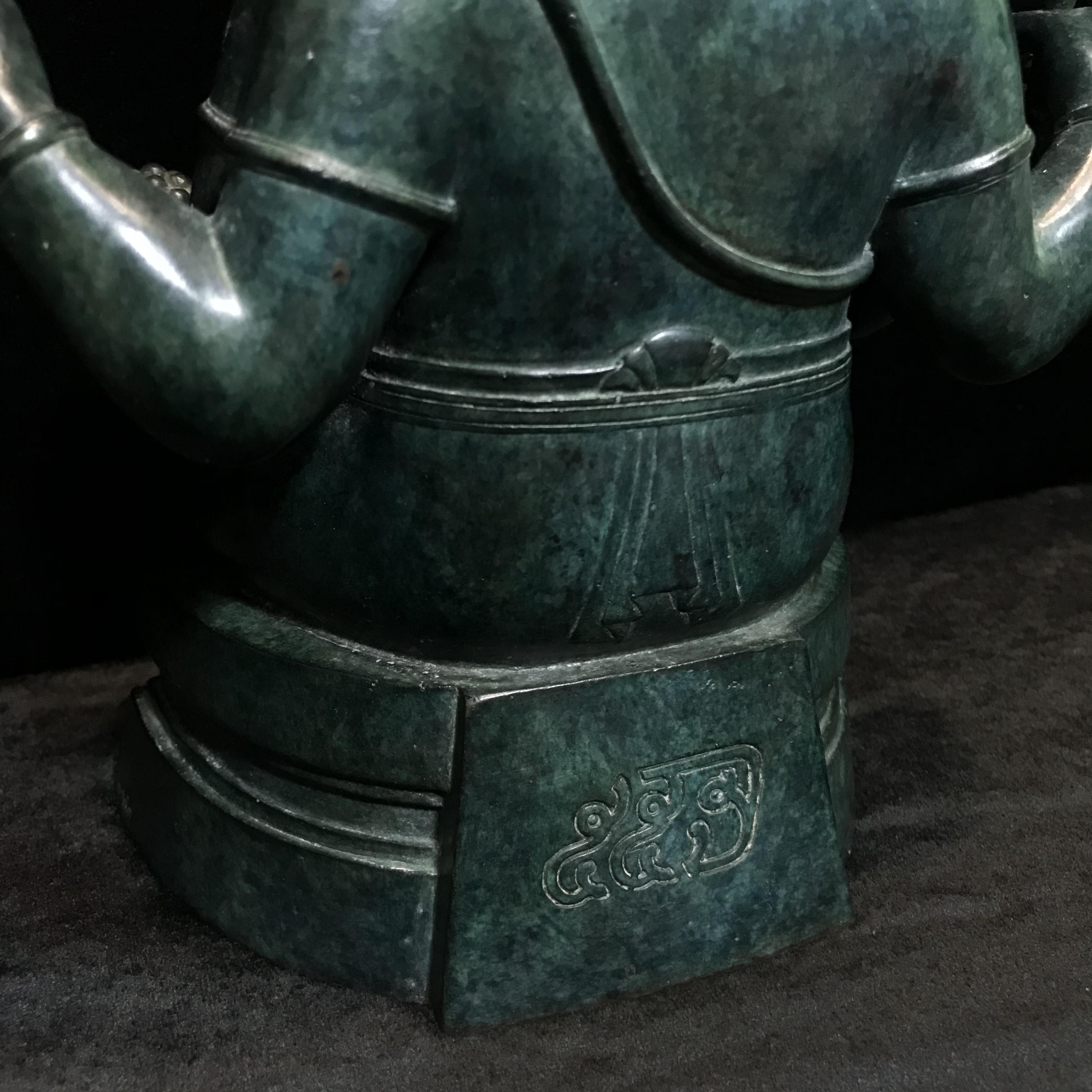 พระพิฆเนศครบรอบ55ปี คณะจิตรกรรม ม.ศิลปากร ปี 2540 เนื้อสำริด สนิมเขียว พาติน่า (Patinas) ขนาด 5x9 นิ้ว เป็นพระพิฆเนศที่งดงามทางด้านศิลปะมาก