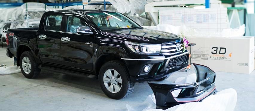 Toyota Revo Access body kits by Amotriz