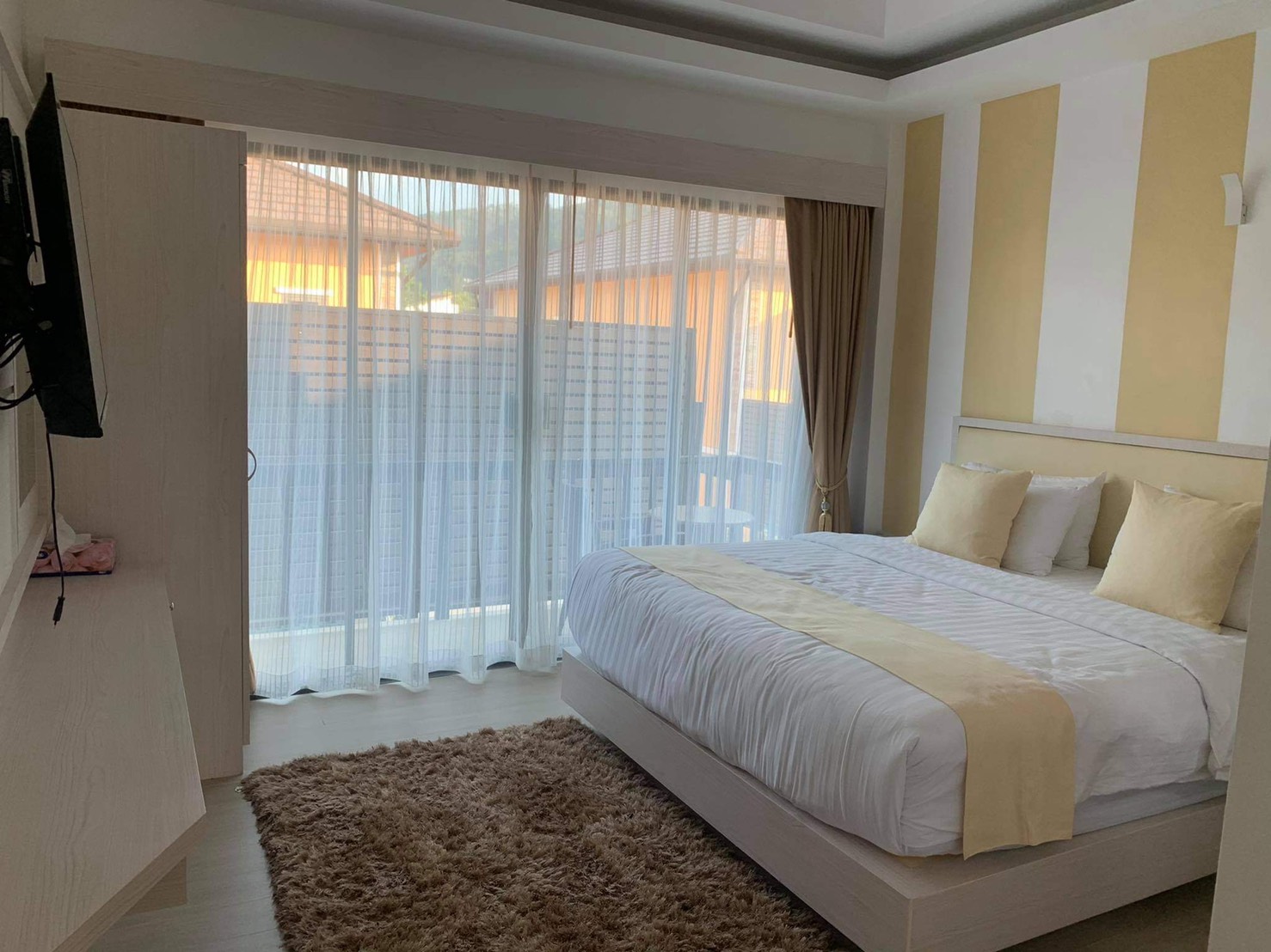 For Rent : Bangtao Private Pool Villa, 3 bedrooms 4 Bathrooms, Pool view.