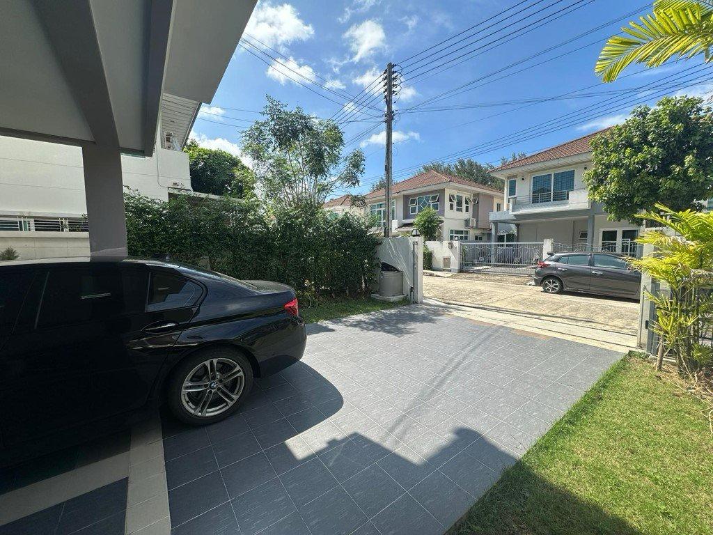 For Rent : Kohkaew, 2-Story detached house, 3+1 Bedrooms 3 Bathrooms