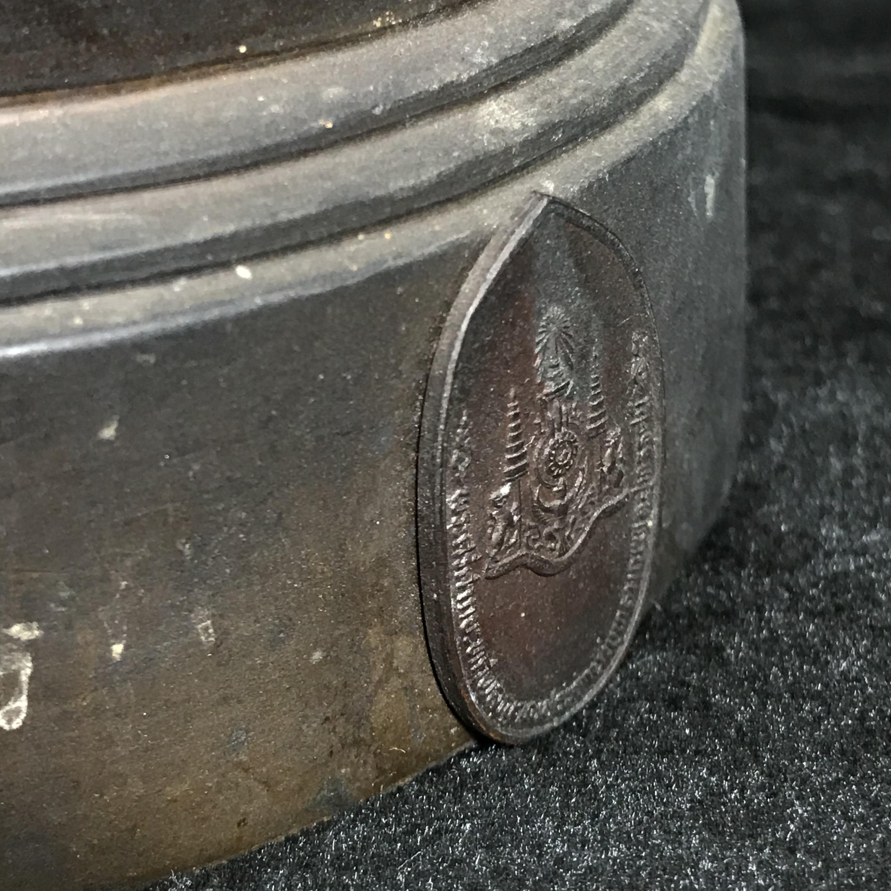 พระบูชา 25พุทธศตวรรษ พระศรีศากยะทศพลญาณ ประธานพุทธมณฑลสุทรรศน์ ปี 2530 ตราสัญลักษณ์ ในมหาวาระพระชนมพรรษา ครบ 5 รอบ 60 พรรษา เมื่อ 5 ธันวาคม พ.ศ. 2530 หมายเลข (๑๕)๓๖๕ ขนาดความสูง 15 นิ้ว รวมฐานสูง 18 นิ้ว(นิยมหายาก)