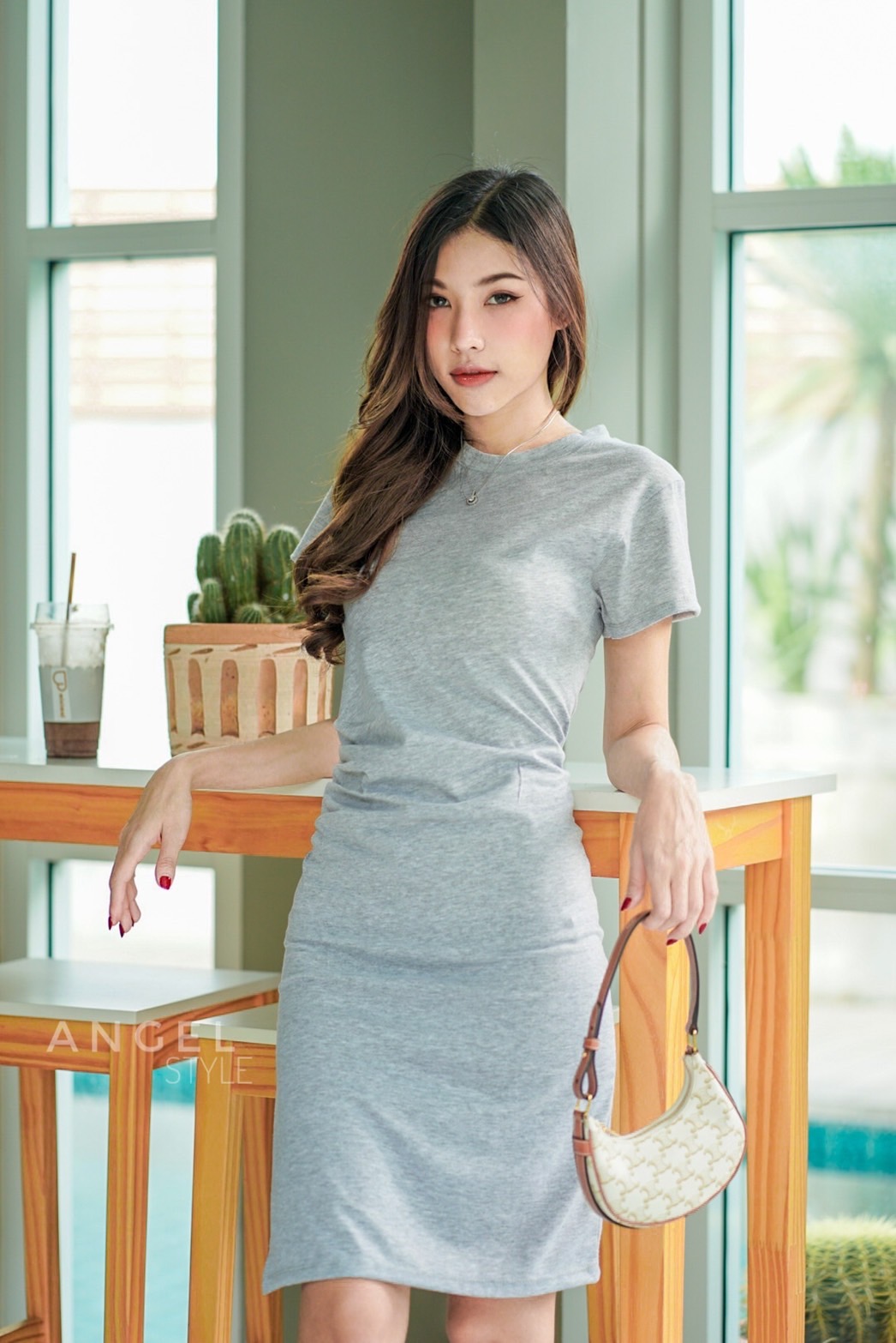 เดรสย่นข้าง