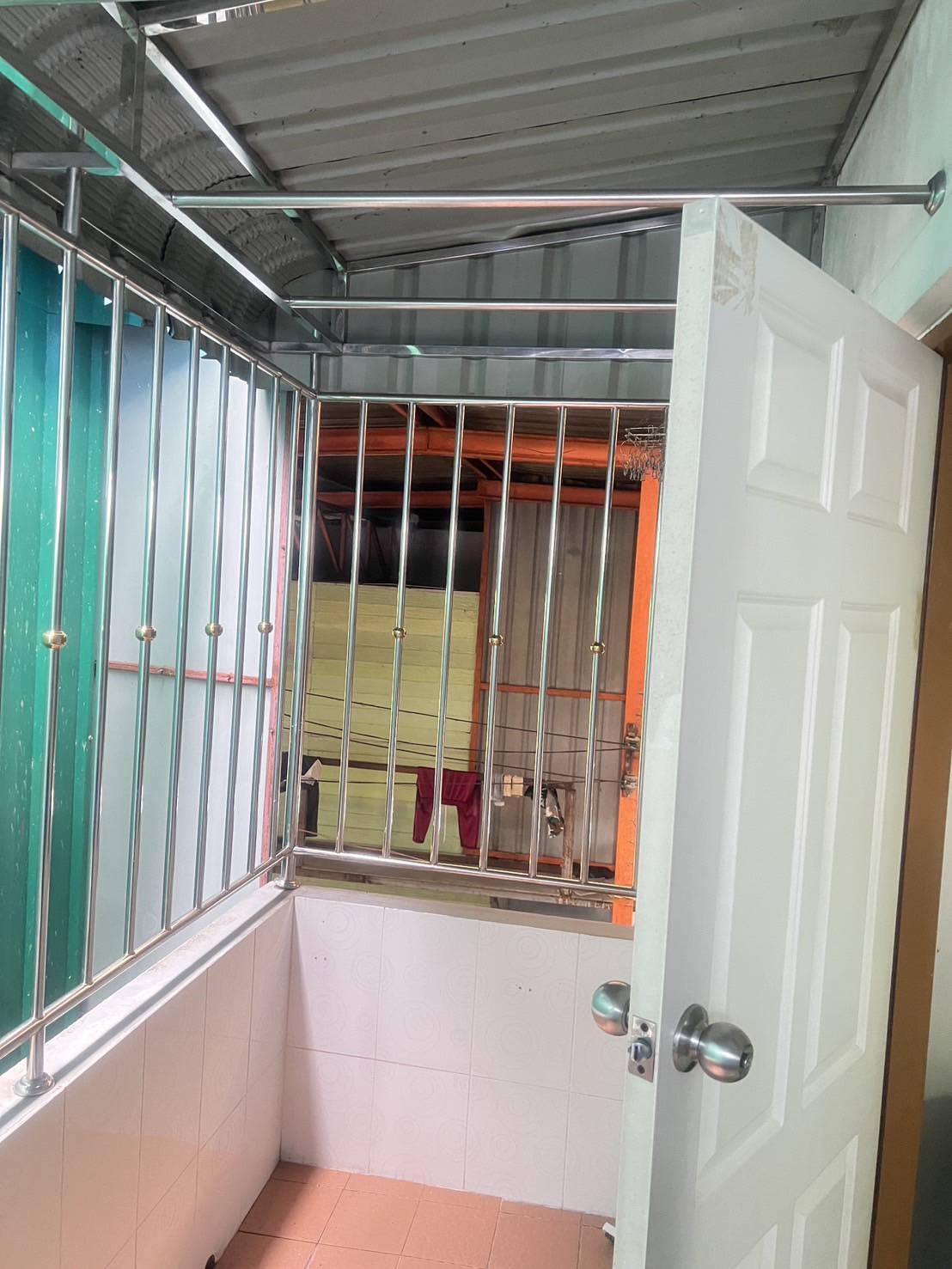 For Rent : Samkong, 3-Story Commercial Building, 2 Bedroom 2 Bathrooms