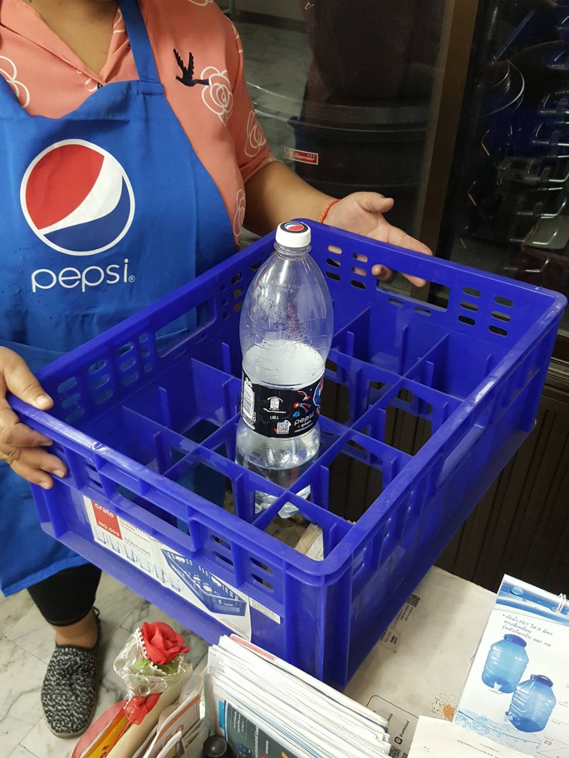 ลังคว่ำแก้ว 12 ช่อง No.503