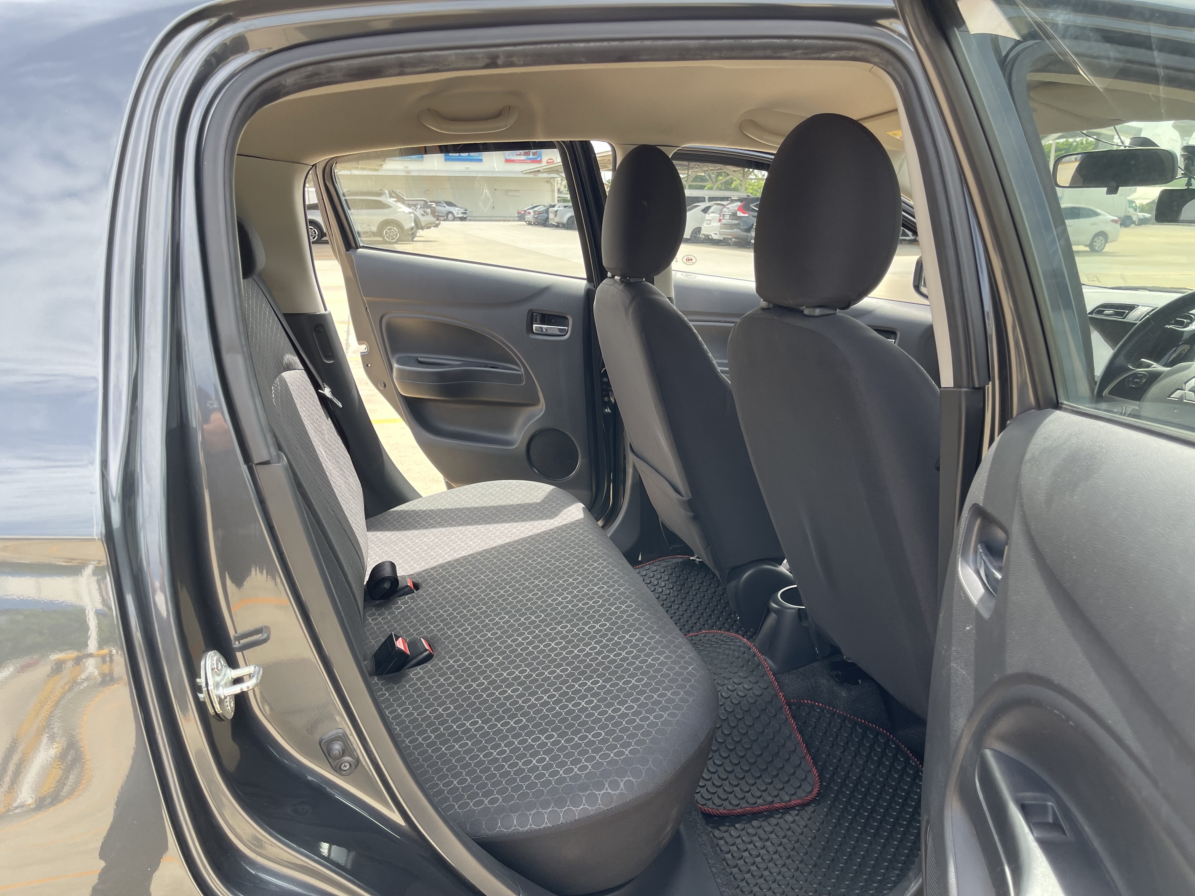 Mitsubishi Mirage 1.2 GLS Limited At 2015 เทาดำ