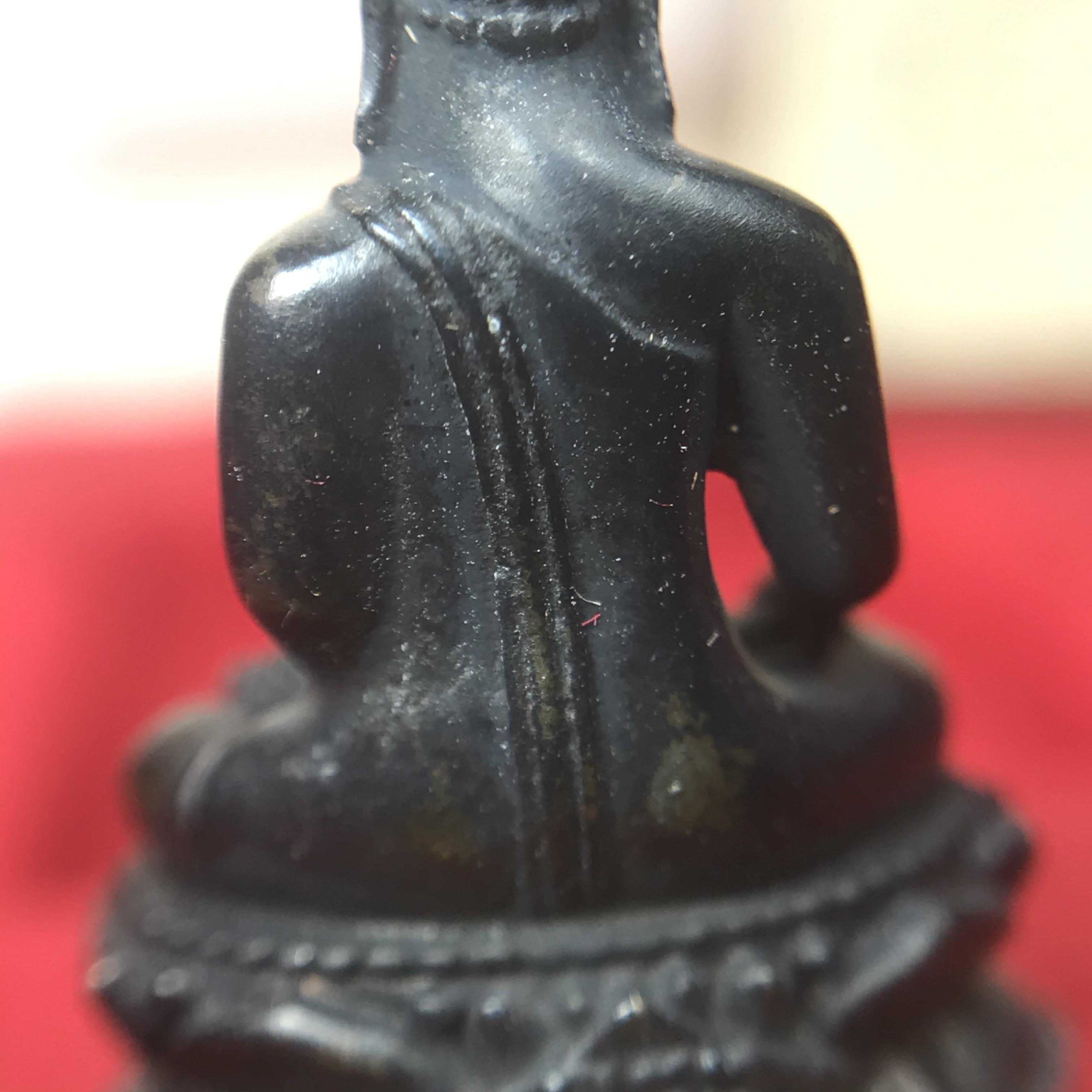 ชุดพระกริ่งไพรีพินาศ(รุ่นแรก สมเด็จพระญาณสังวร) เนื่องในพระบรมราชวโรกาสพระบาทสมเด็จพระเจ้าอยู่หัวรัชกาลที่9 เสด็จพระราชดำเนิน ในงานตัดลูกนิมิตสีมาอุโบสถ วัดเพชรวราราม จ.เพชรบูรณ์ ปี ๒๕๒๐ รุ่นเขาค้อ (ชุดกรรมการ ได้รับพระราชทาน พบเจอและหายากมากในปัจจุบัน)