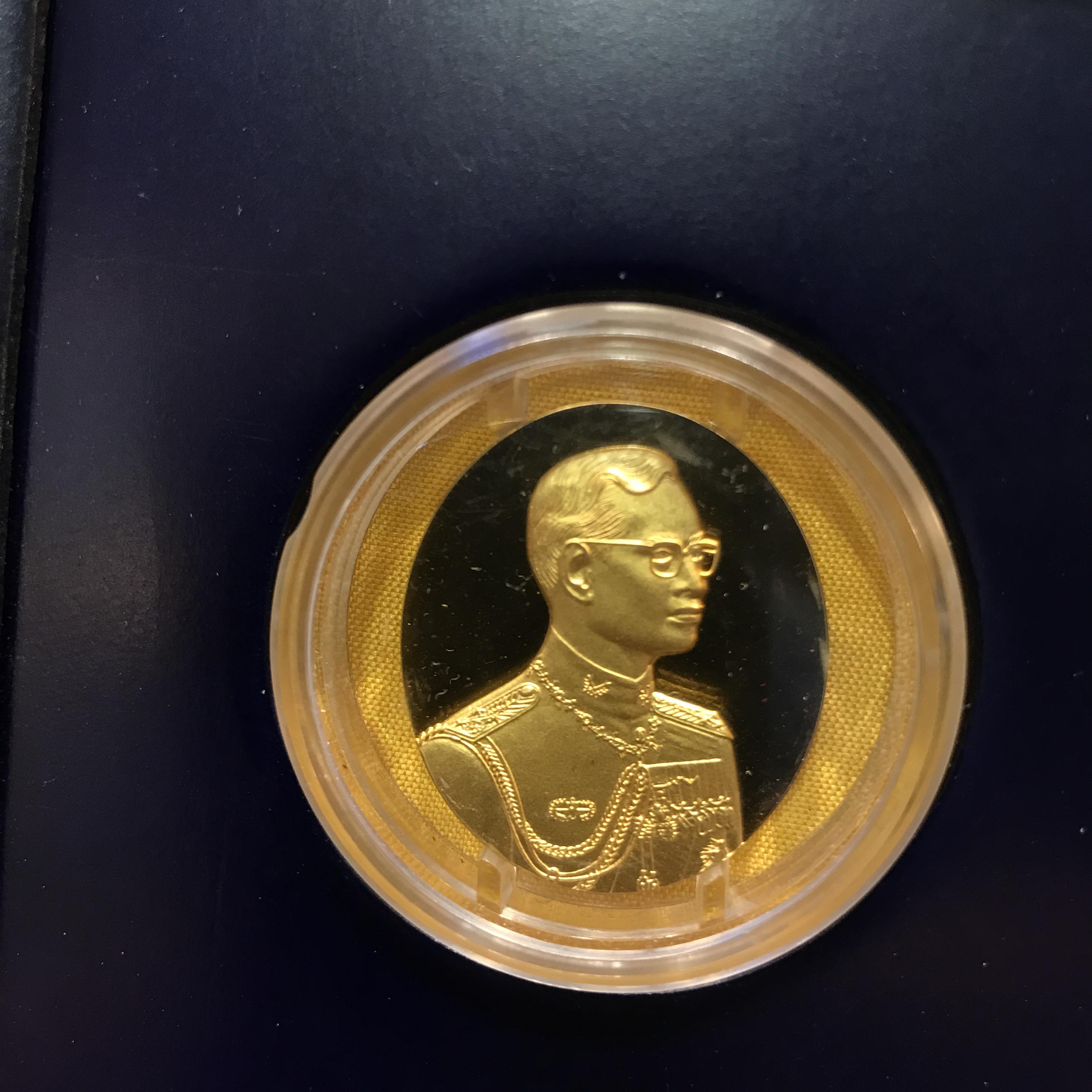 เหรียญแห่งศรัทธา ร.9 ที่ระลึก50 ปีแพทย์ศาสตร์ จุฬาฯ ปี2540 เนื้อทองคำ 99.99
