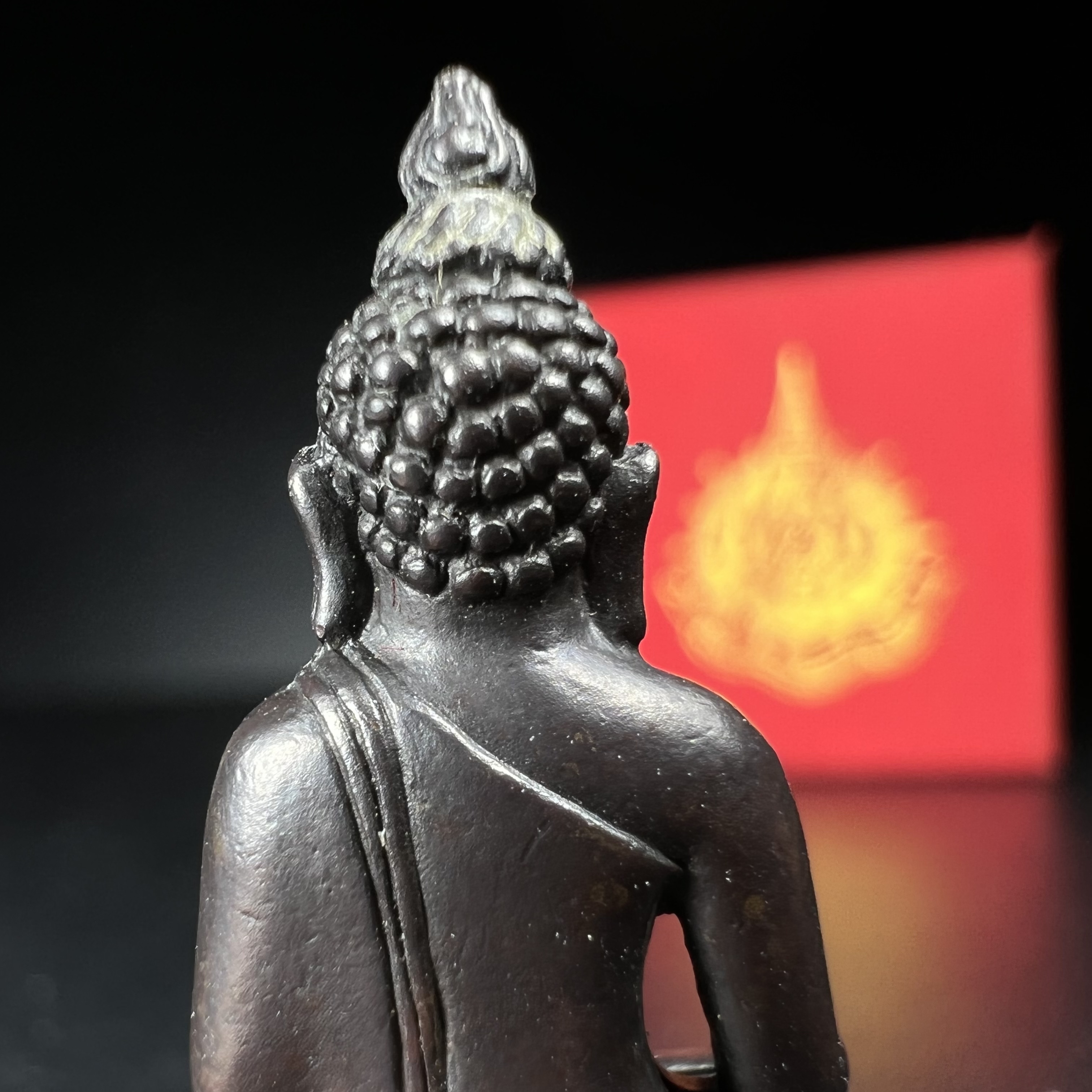 พระกริ่งไพรีพินาศ เฉลิมพระเกียรติ พระบาทสมเด็จพระเจ้าอยู่หัวรัชกาลที่9 พระชนมพรรษา 6 รอบ ปี2542 เนื้อนวโลหะผสมทองคำ(บรรจุเหล็กไหล)ดีนอก-ดีใน