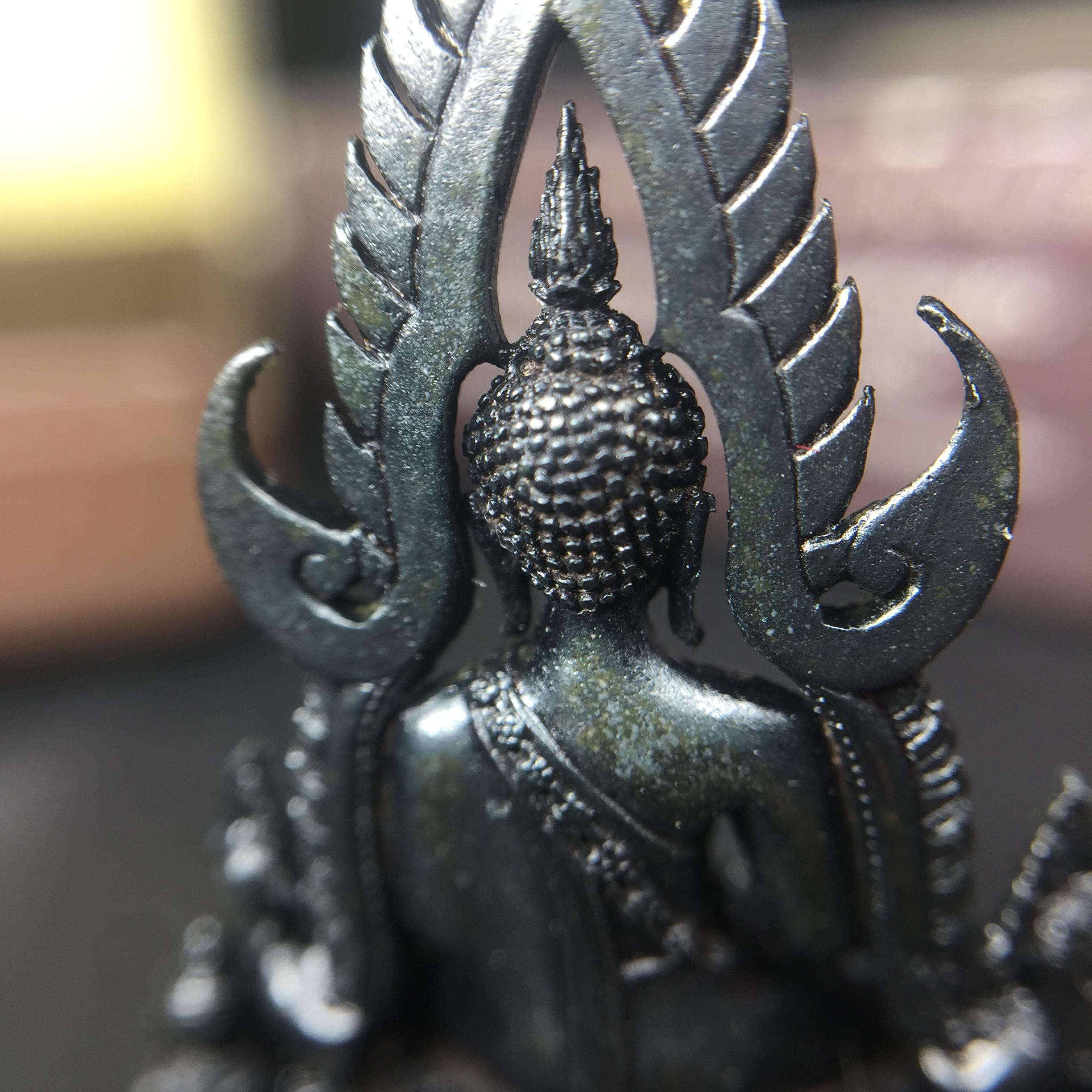 พระพุทธชินราช ภปร. โครงการ "เพราะแผ่นดินนี้ คือ แผ่นดินเกิด" ปี2548(รุ่นแรก) ลอยองค์ หน้าตัก 1/2 นิ้ว เนื้อเงินรมดำ