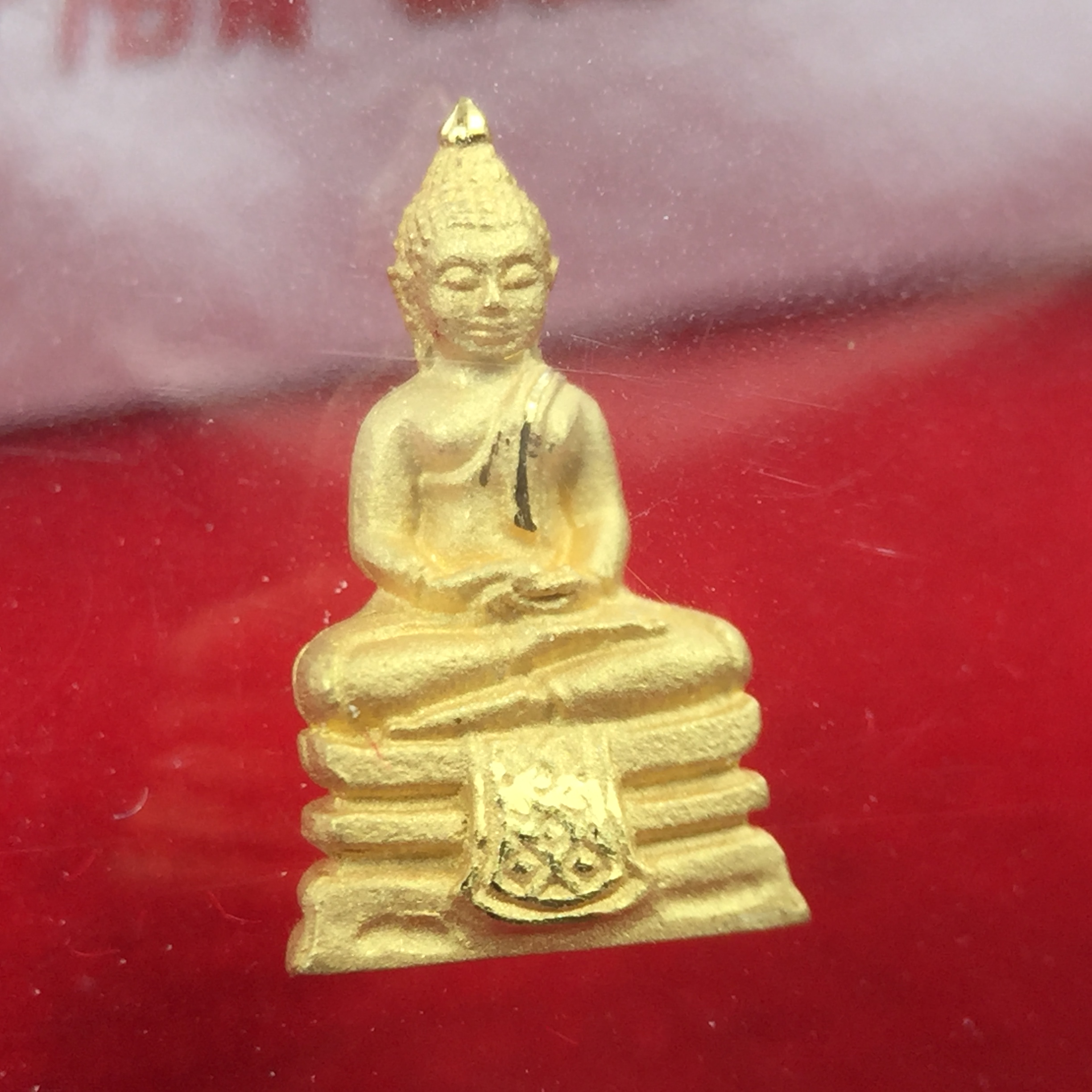 พระพุทธโสธร รุ่นอุดมโชคโภคทรัพย์ ปี 2550 เนื้อทองคำ พิมพ์จิ๋ว วัดโสธรวรารามวรวิหาร จ.ฉะเชิงเทรา (สภาพ สวย ซีนซองเดิม กล่องบบรรจุเดิมครบสมบูรณ์)