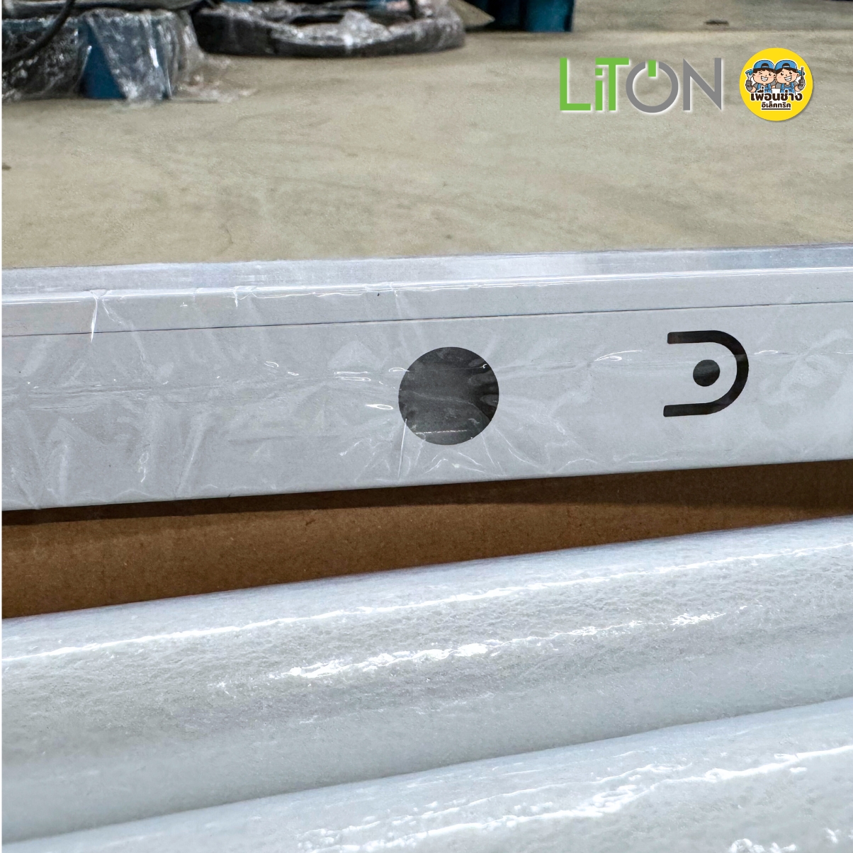 **ลังละ 20ชุด** LiTON รุ่น BLADE ชุดฟูลเซตหลอดพร้อมราง 9w / 18w LED T8 หลอดไฟ ยาว 120 ซม. 60ซม. ไฟเข้าสองข้าง luxone