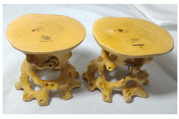 ฐานหรือกี๋ไม้boxwood ทรงรากไม้ อันละ