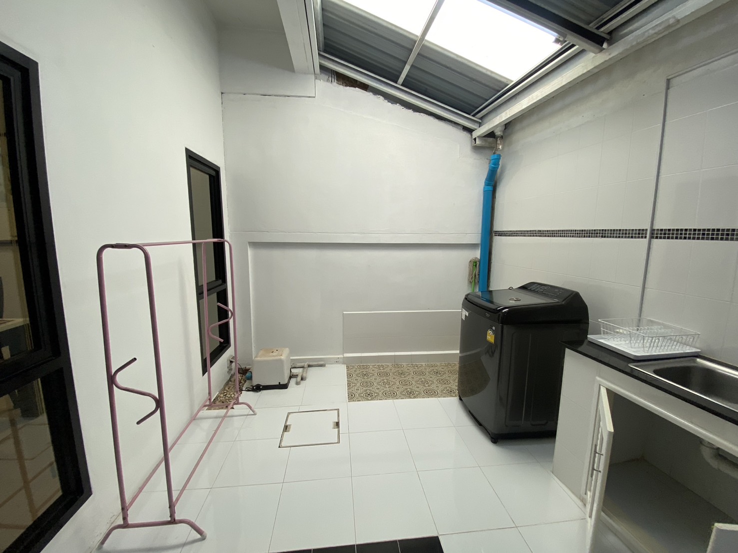 For Rent : Town home near Super Cheap Market, 3 Bedroom 3 Bathroom