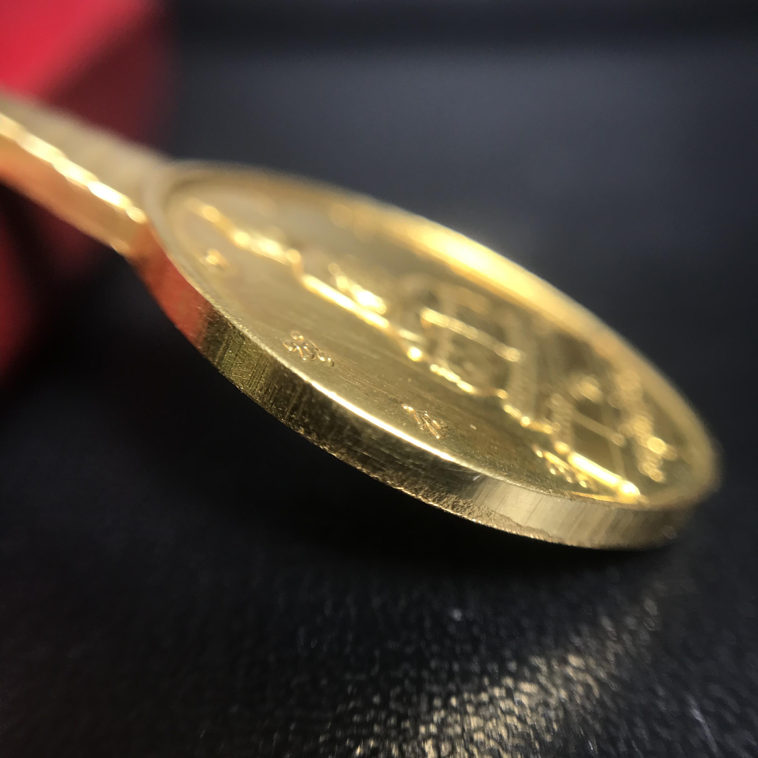 เหรียญพระชัยหลังช้าง ภปร. ปี2530 เนื้อทองคำ พิมพ์ใหญ่ 15กรัม(หนักหนึ่งบาท) พิธีใหญ่ นิยม สภาพสวย กล่องบรรจุเดิมครบ หายากมาก