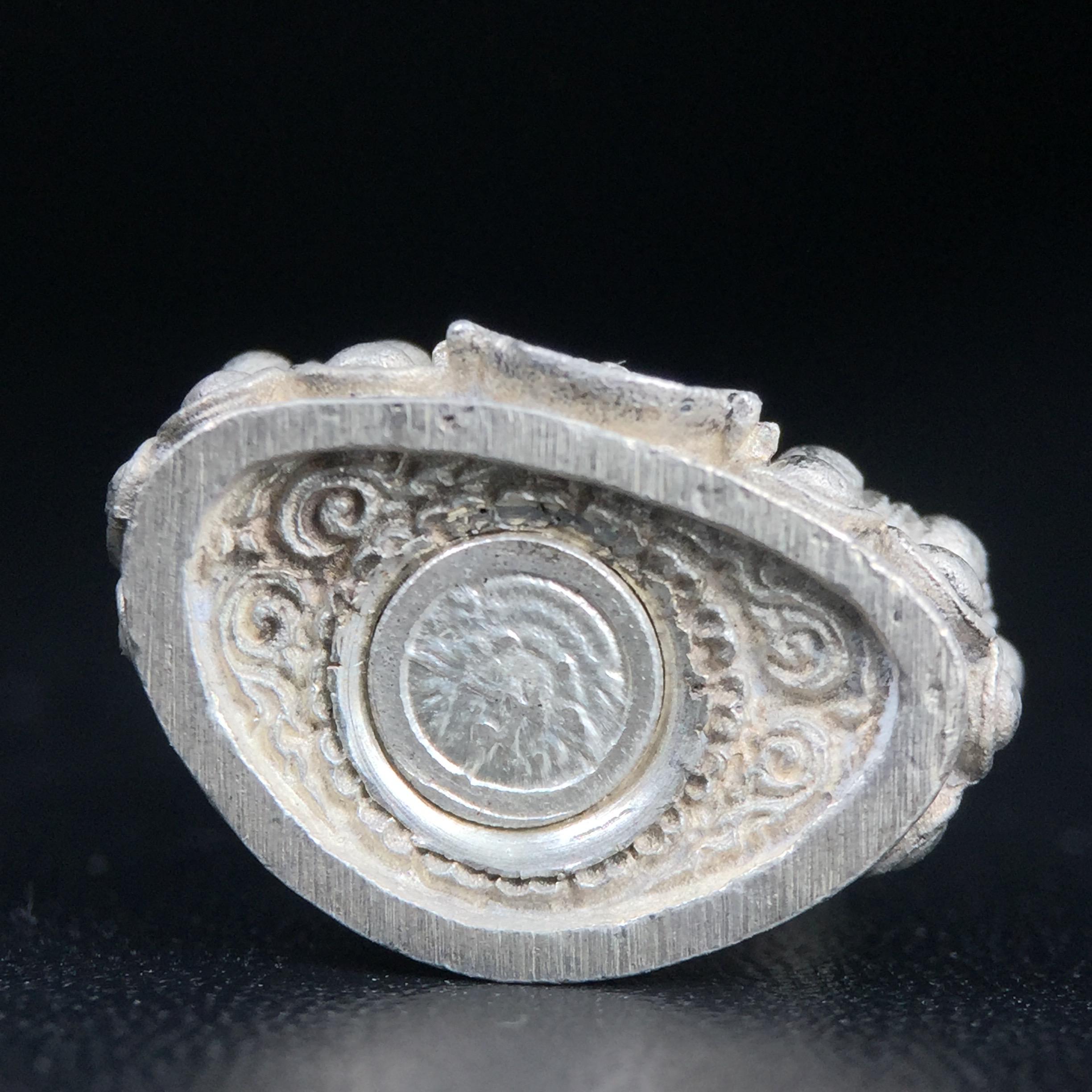 พระกริ่งศิรากาศ ภปร.(พระกริ่งคุ้มเกล้า)วัตถุมงคล"คุ้มเกล้าฯ" มูลนิธิ “คุ้มเกล้า” ในพระบรมราชูปถัมภ์ จัดสร้าง โรงพยาบาลภูมิพล เนื้อเงิน(พิมพ์หน้าไทย)(สภาพผิวสวย)(รัชกาลที่9เสด็จเททอง)(พิธีใหญ่)(นิยม)