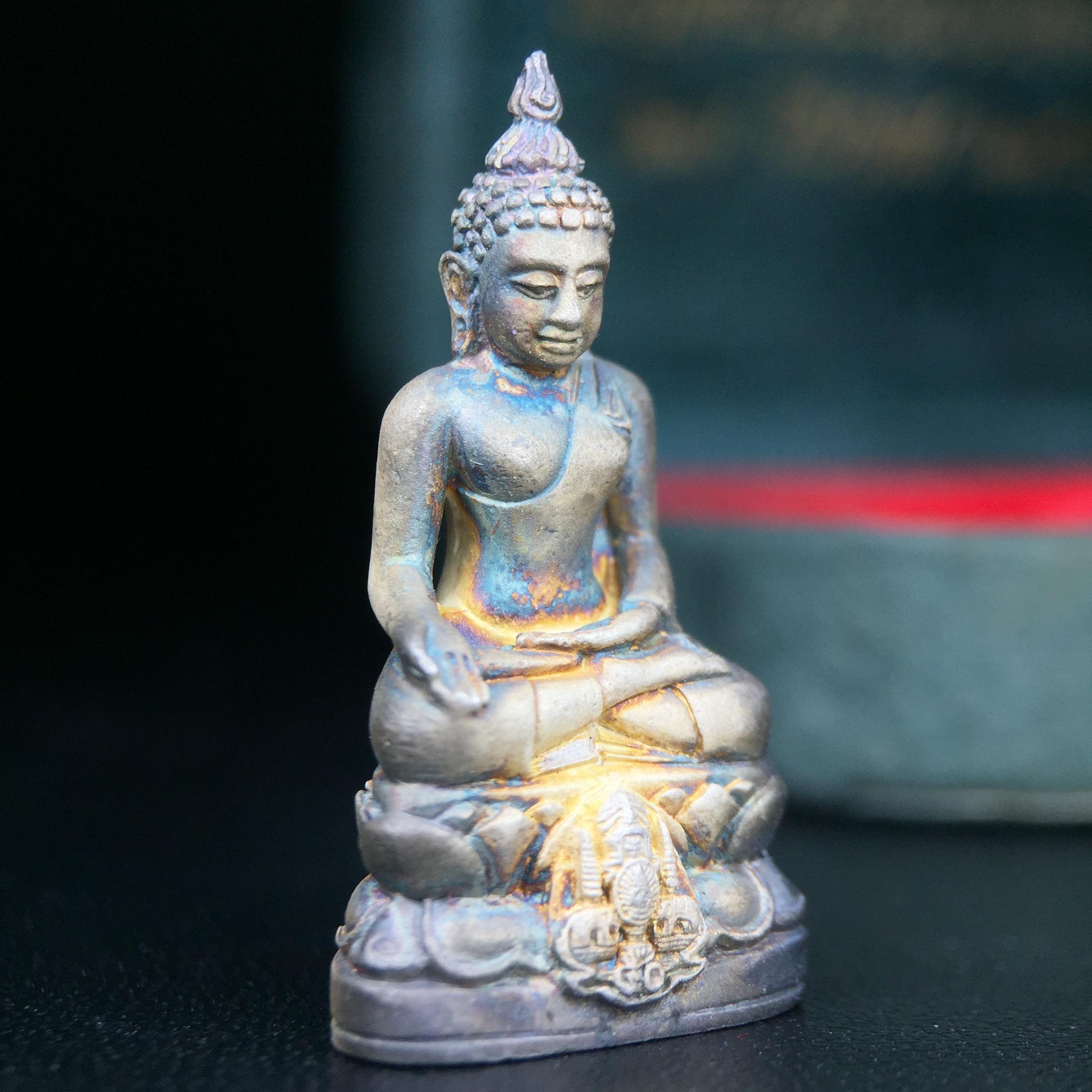 พระกริ่งไพรีพินาศ ตรากาญจนาภิเษก วัดบวรนิเวศวิหาร ที่ระลึกในหลวงรัชกาลที่9 ครองสิริราชสมบัติครบ 50 ปี เนื้อเงิน(สภาพผิวเดิม ขึ้นสีรุ้งธรรมชาติ สวยแบบนิยม)พร้อมกล่องบรรจุเดิม ครบ สมบูรณ์ ชุดพระราชทาน(หายาก)