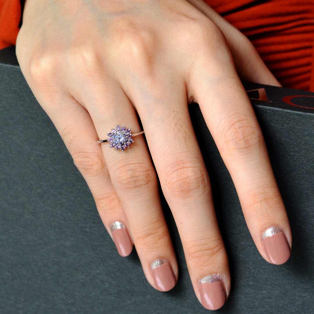 แหวนดอกพิกุล แหวนพลอยแท้ Gemstone flower rings