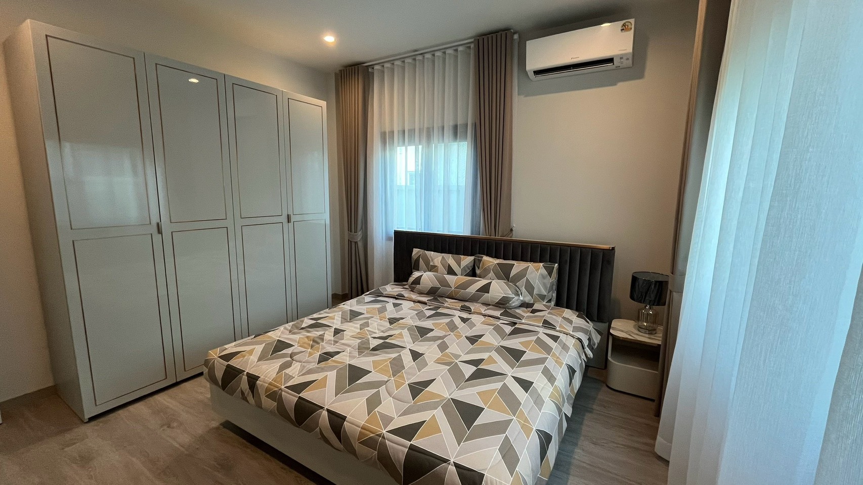 For Rent : Kohkaew, Supalai Lake Ville, 4 Bedrooms 3 Bathrooms