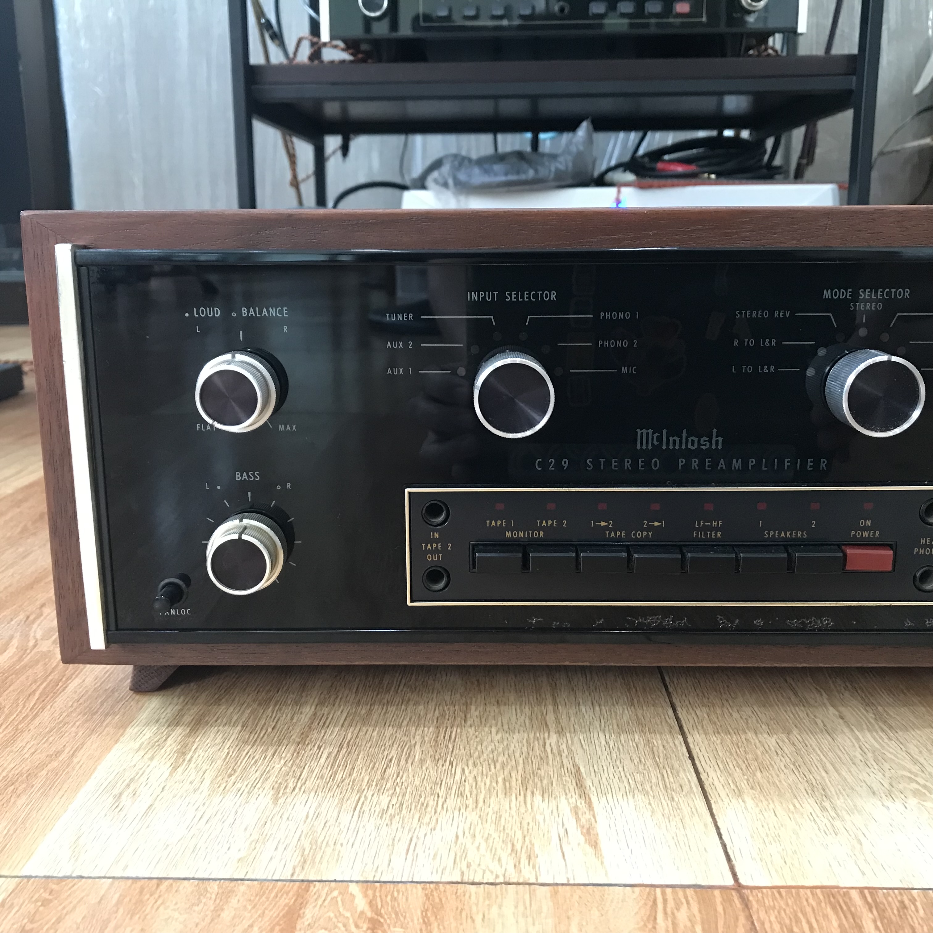 Pre Amp ยี่ห้อ Mcintosh รุ่น C29 (Made in USA) ไฟ 220Volts