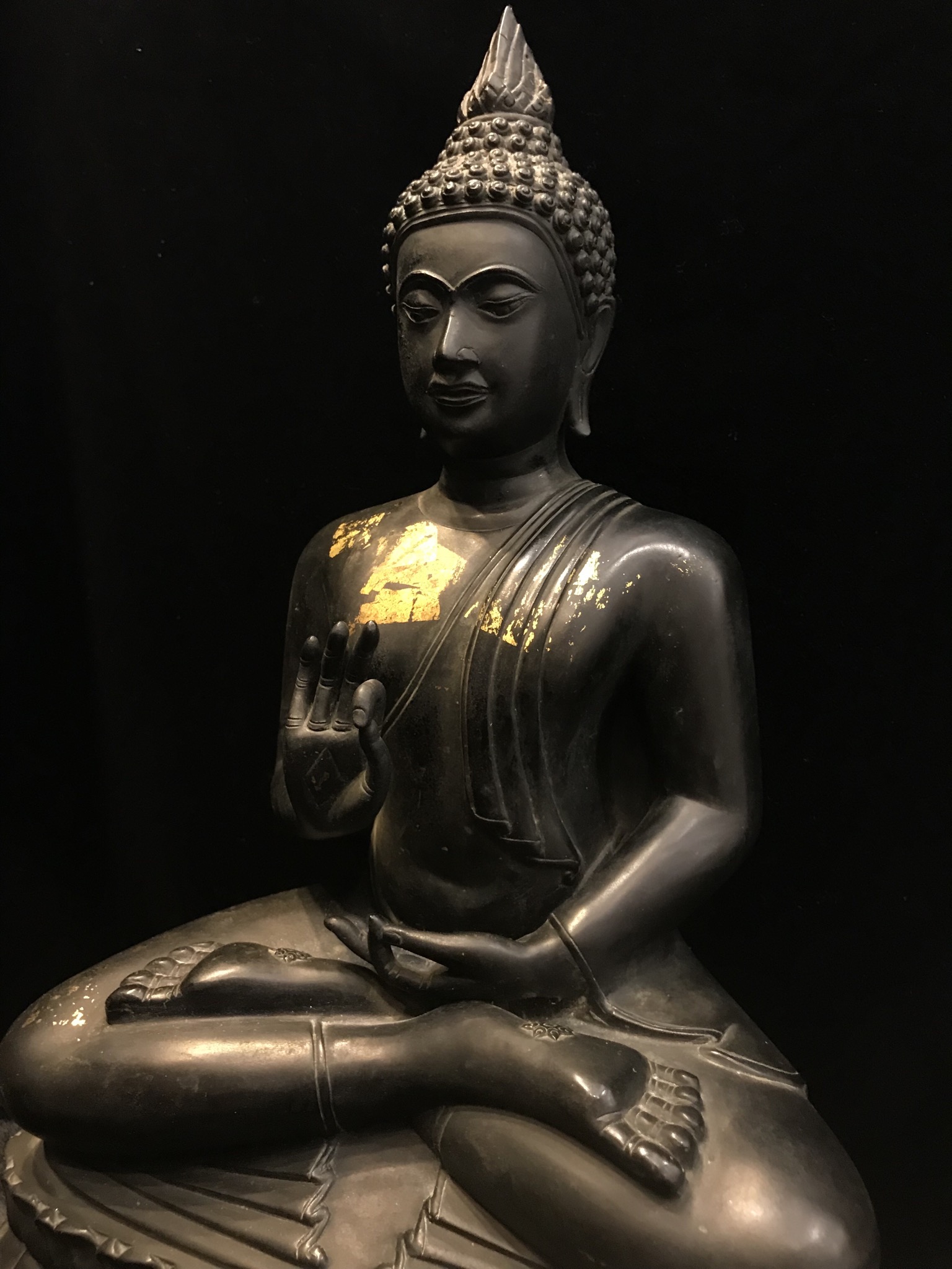 พระพุทธรัตนโกสินทร์ 200 ปี พ.ศ.2525 หน้าตัก 9 นิ้ว วัดทองศาลางาม พระพุทธปางปฐมเทศนา ผ้าทิพย์ประดิษฐานพระนามาภิไธยย่อ มวก (มหาวชิราลงกรณ์ รัชกาลที่ 10)