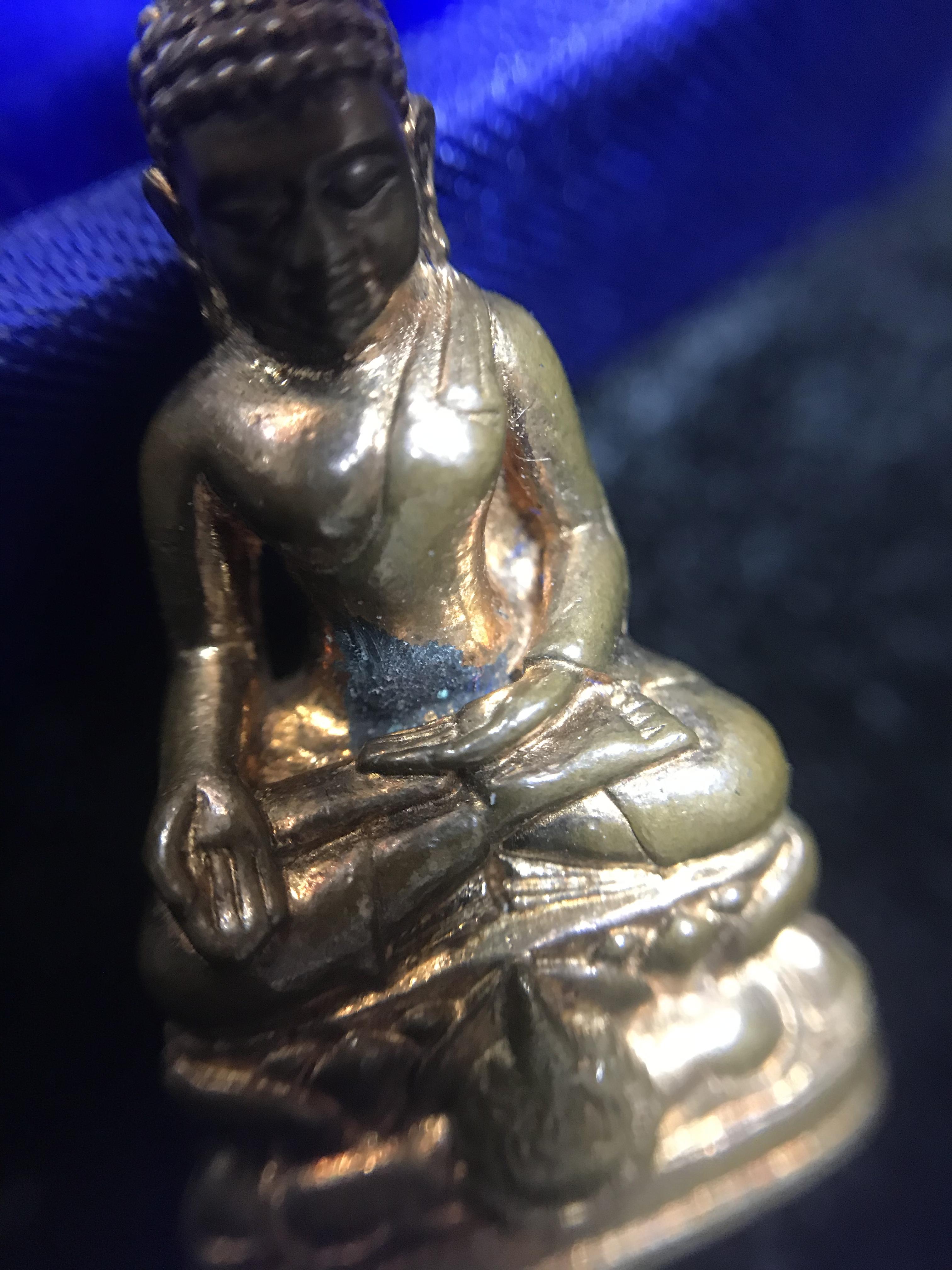 พระกริ่งไพรีพินาศ เฉลิมพระเกียรติ พระบาทสมเด็จพระเจ้าอยู่หัวรัชกาลที่9 พระชนมพรรษา 6 รอบ ปี2542เนื้อสัมฤทธิ์(บรรจุเหล็กไหล)ดีนอก-ดีใน