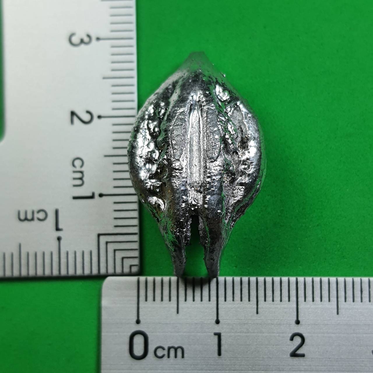 ของป้องกัน พญาเล็บครุฑ สีเงิน ป้องกันภัย เพิ่มอำนาจ เกี่ยวเงินทอง เล็บครุฑ เล็บพญาครุฑ ผลเล็บครุฑ